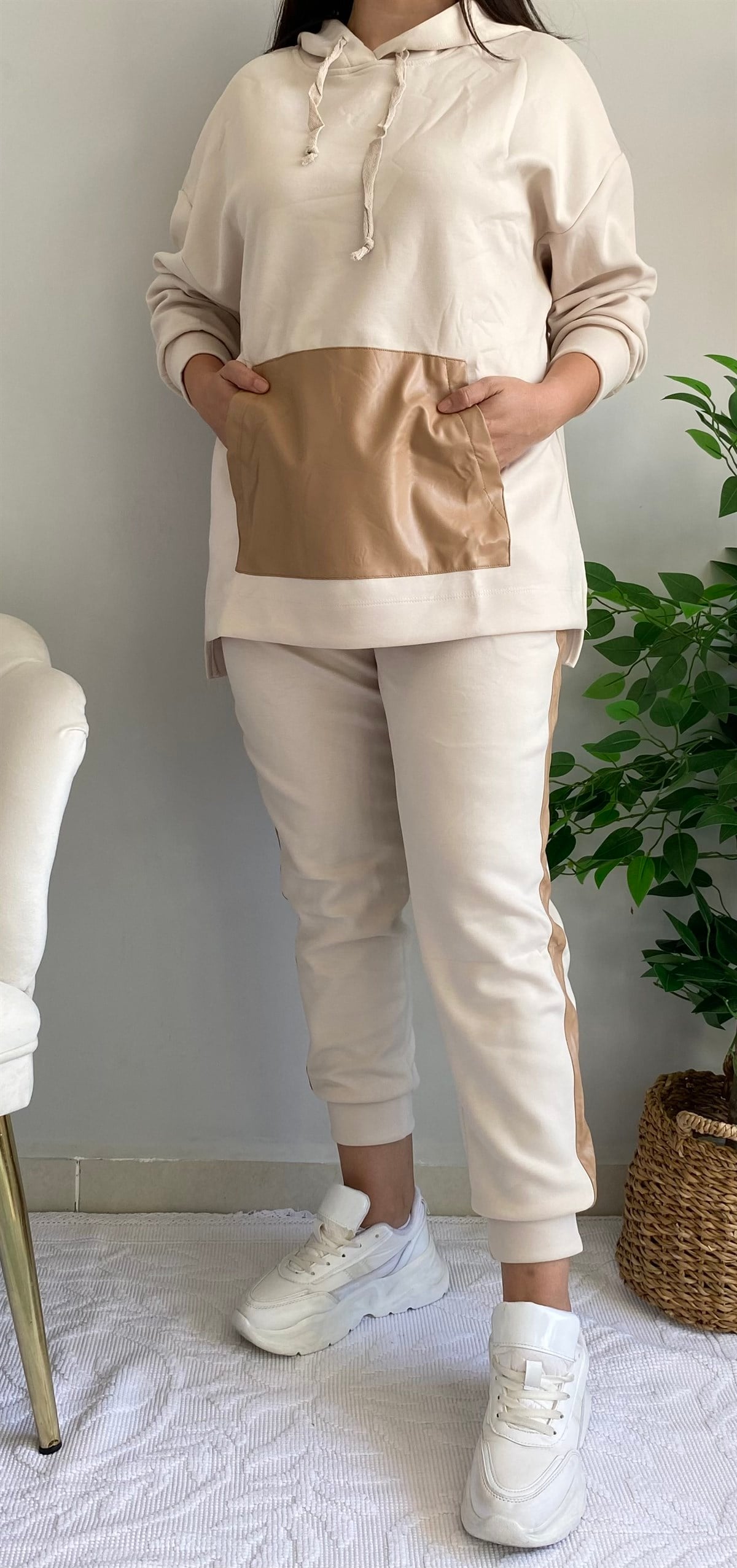 KREM ŞERİTLİ SWEAT TAKIM