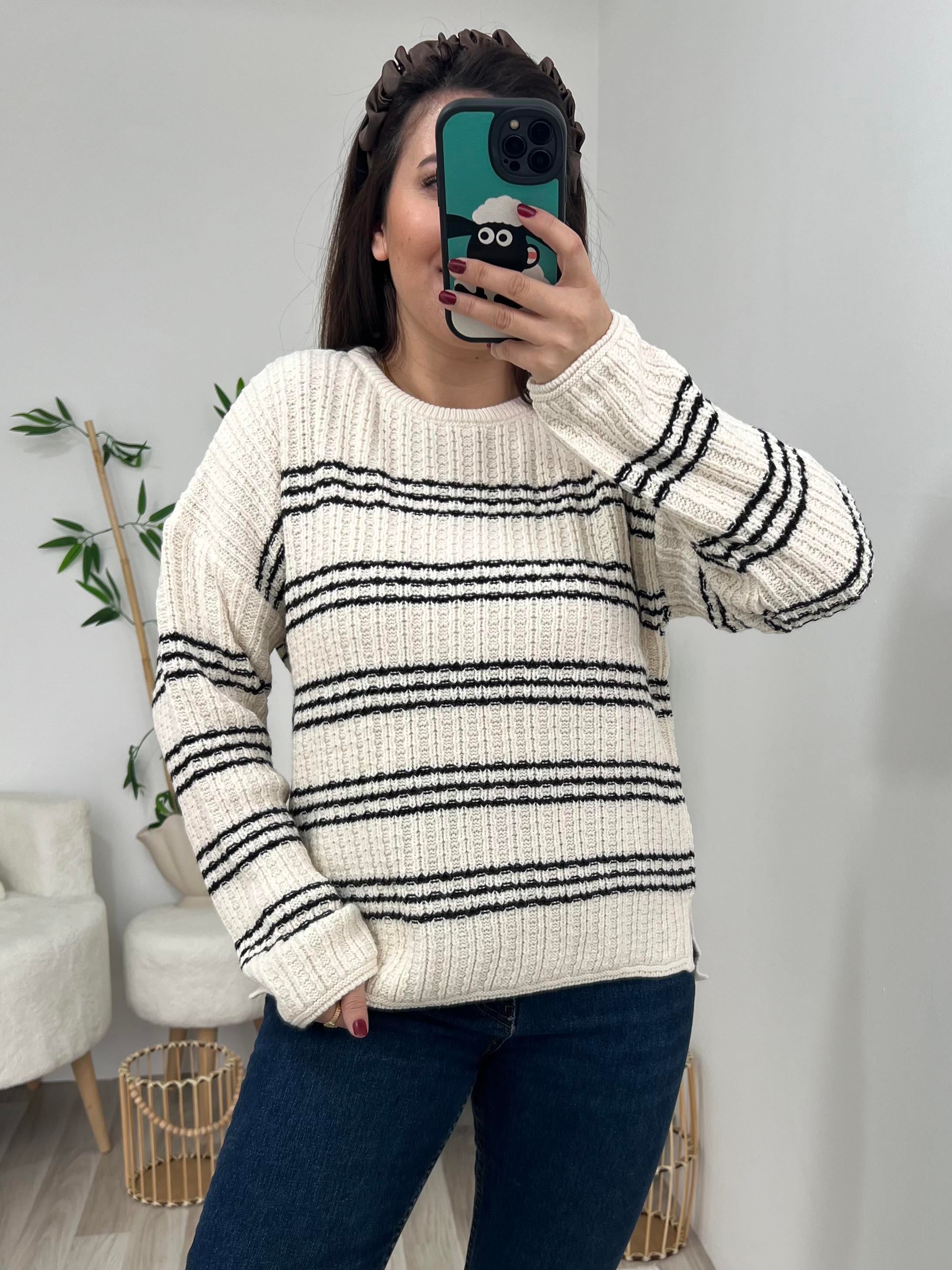 Krem Siyah Çizgili Kazak