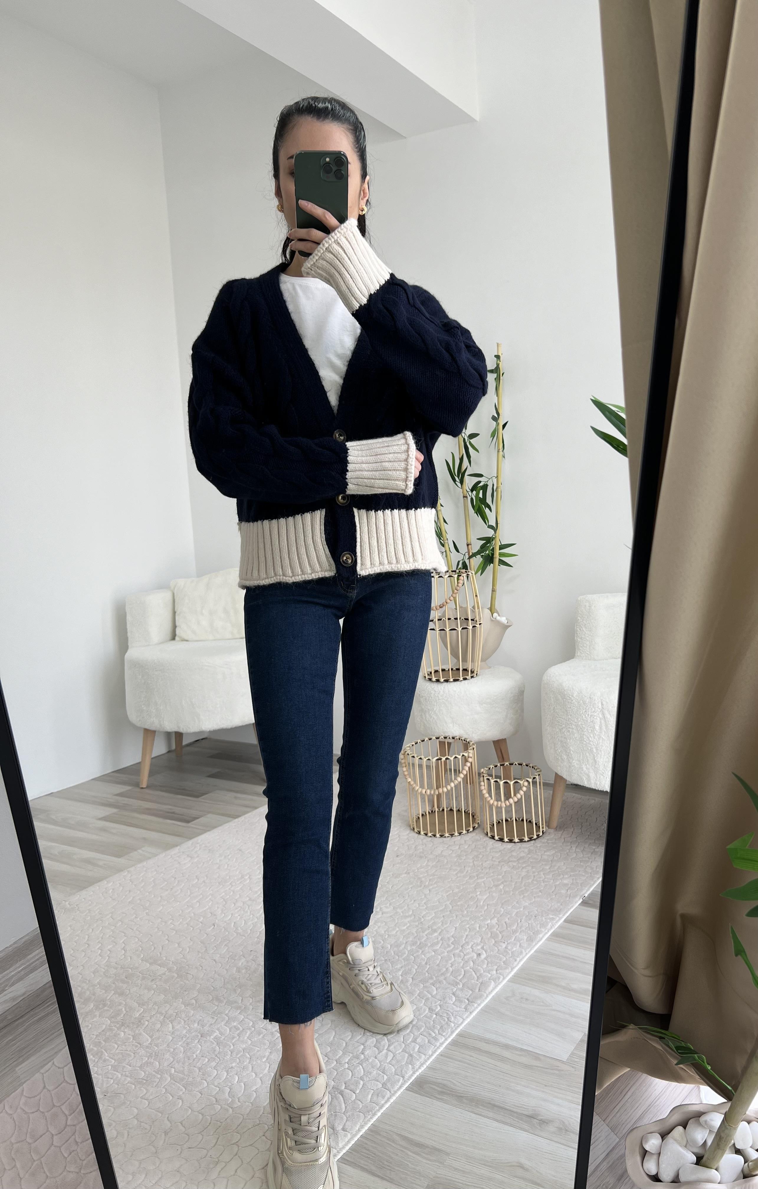 LACİVERT SAÇ ÖRGÜSÜ HIRKA