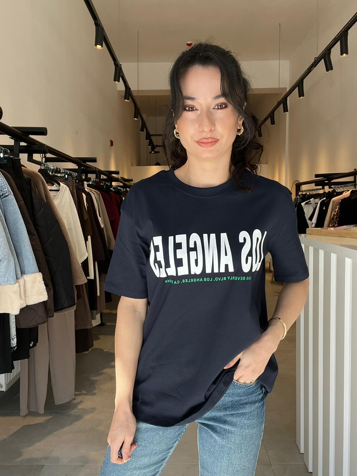 Lacivert Yazı Baskılı Tişört