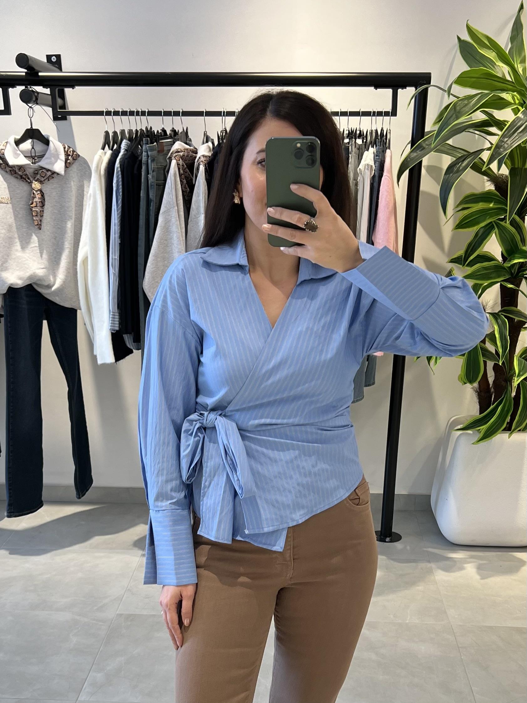 Mavi Çizgili Bağlamalı Poplin Gömlek 