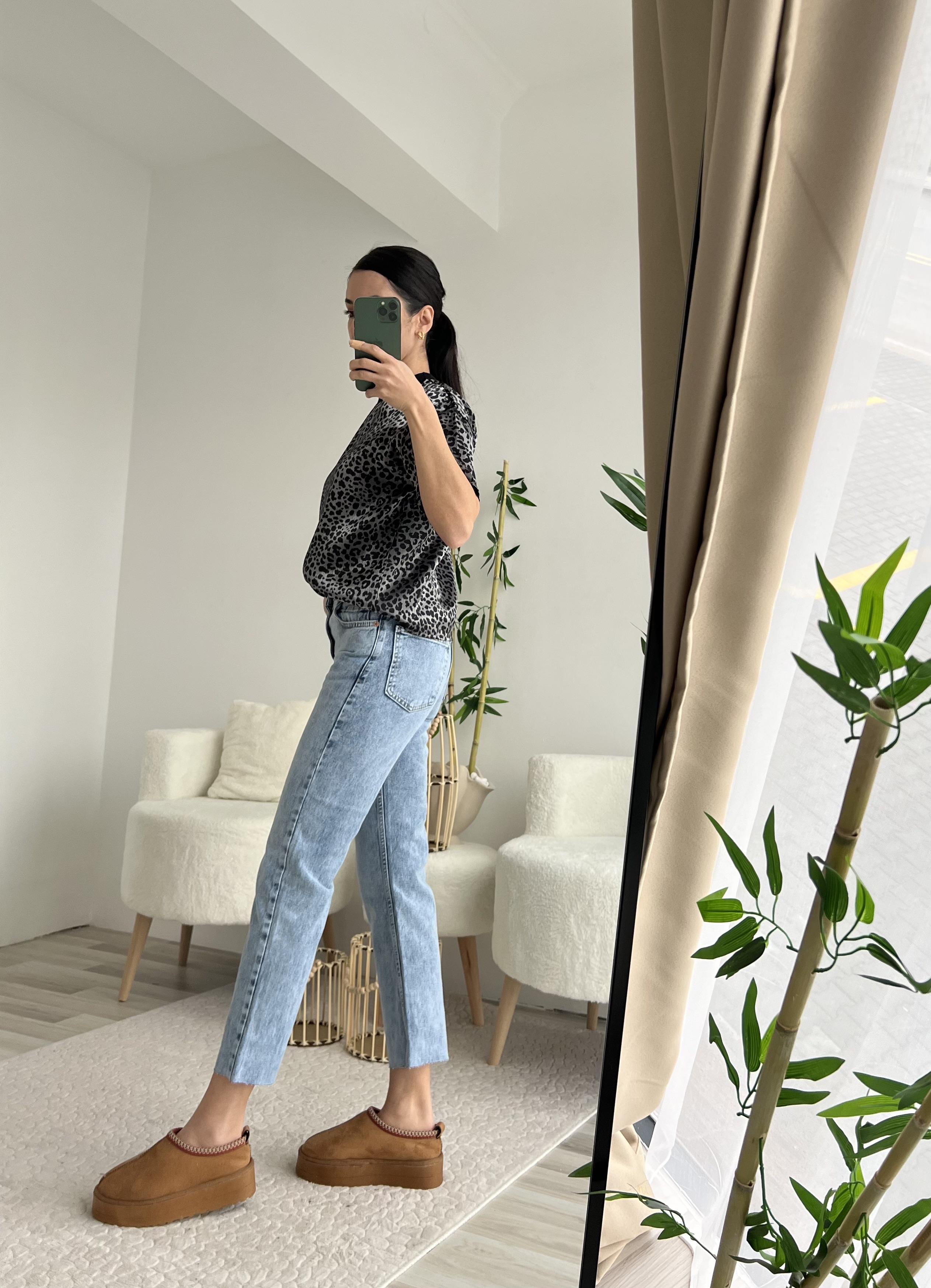 MAVİ TAŞLANMIŞ KESİK PAÇA JEAN PANTOLON