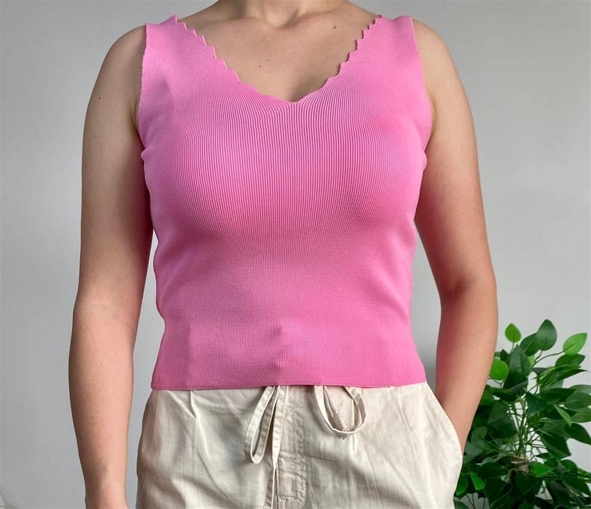 Ön Arka Merdiven V Yaka Fitilli Beyaz Triko Crop Bluz