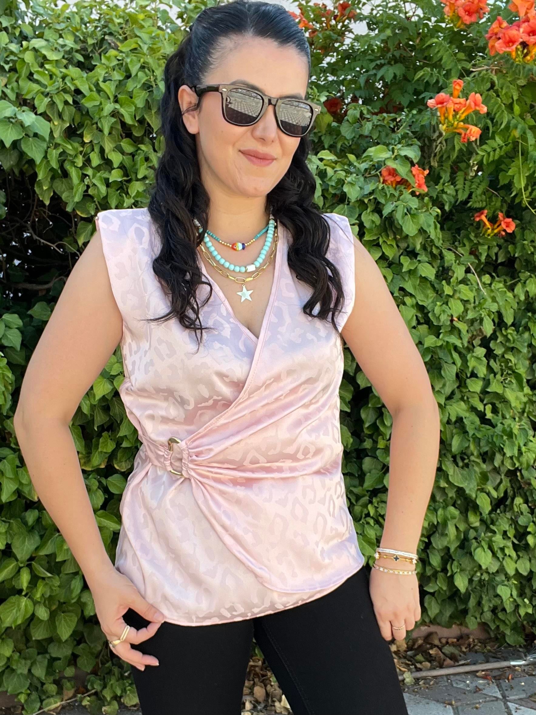 Pudra Pembe Saten Gold Toka Detaylı Kruvaze Bluz