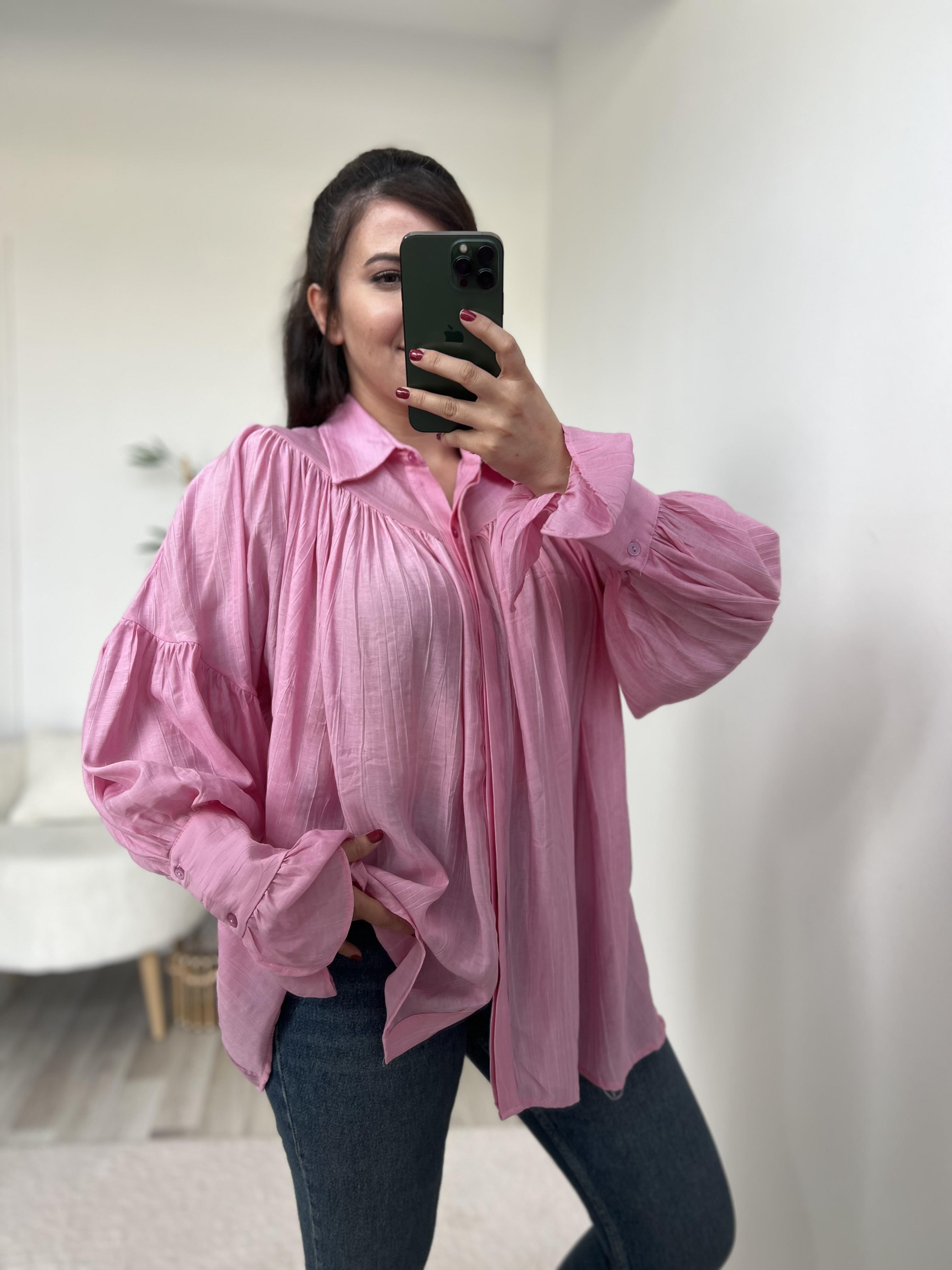 Riva Pembe Kolları Fırfır Detaylı Düğme Kapamalı Salaş Gömlek