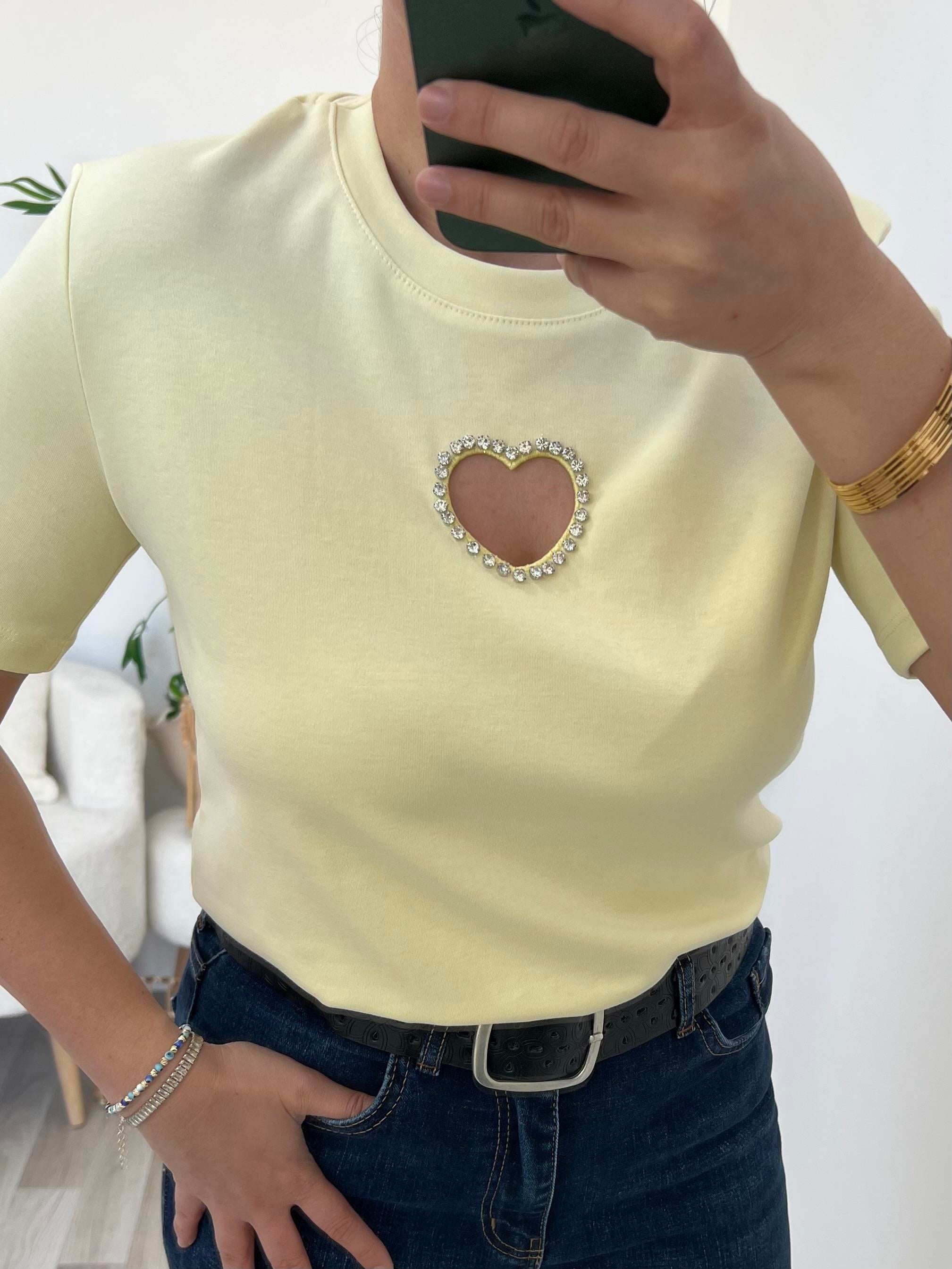 Sarı Taş İşlemeli Kalp Detaylı Tişört