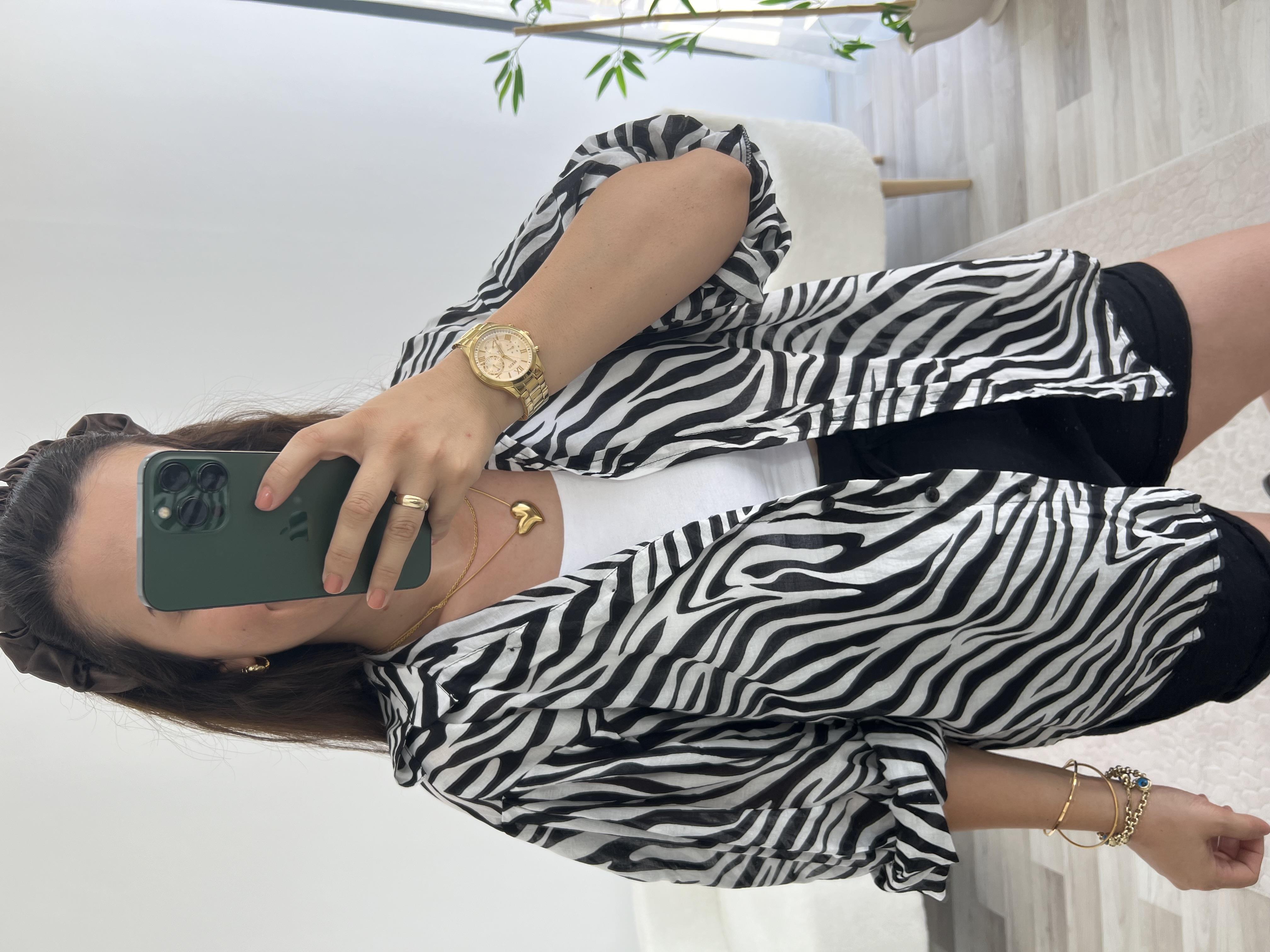 SİYAH BEYAZ ZEBRA DESENLİ GÖMLEK