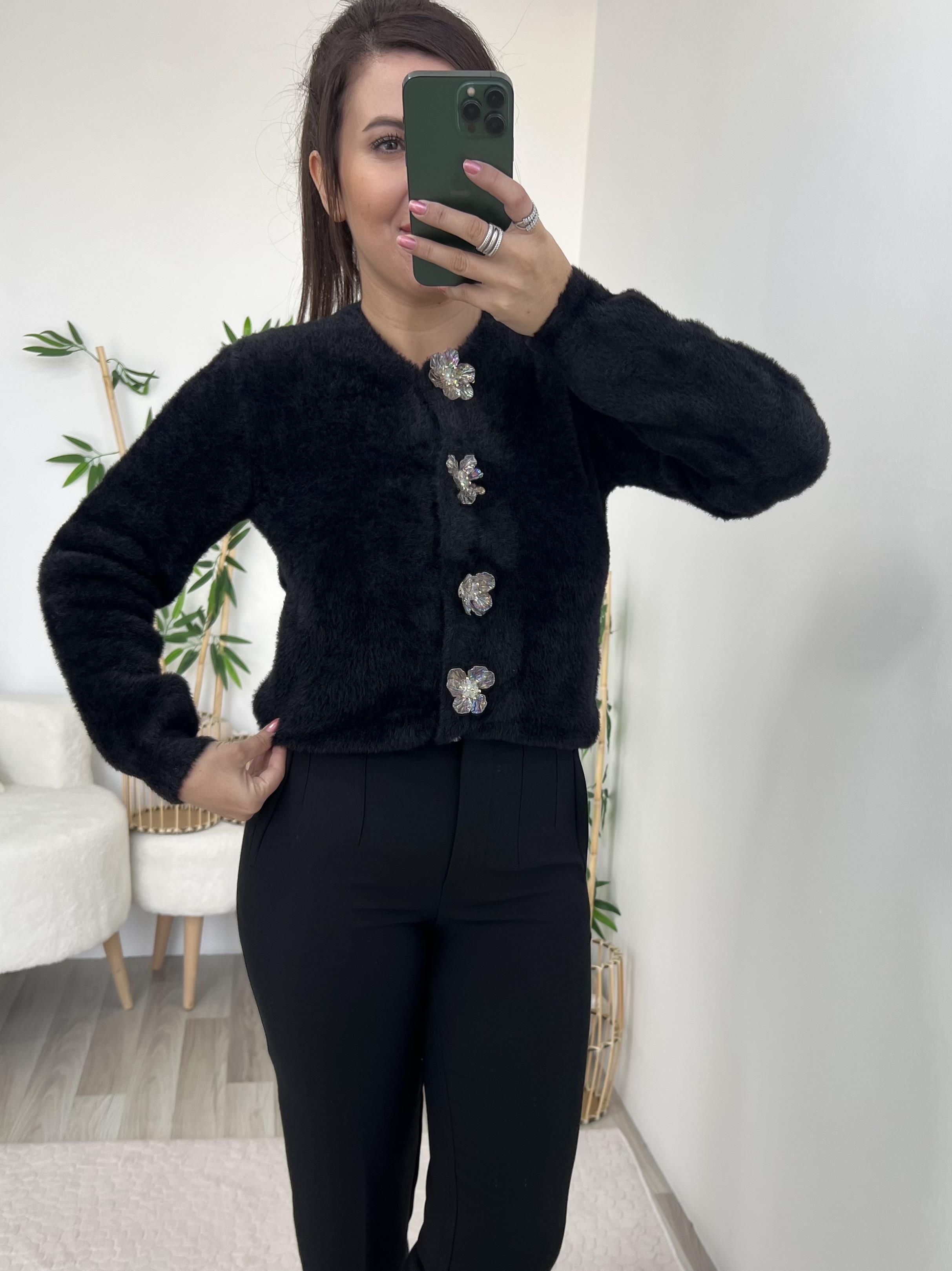 Siyah Çiçek Taşlı Hırka