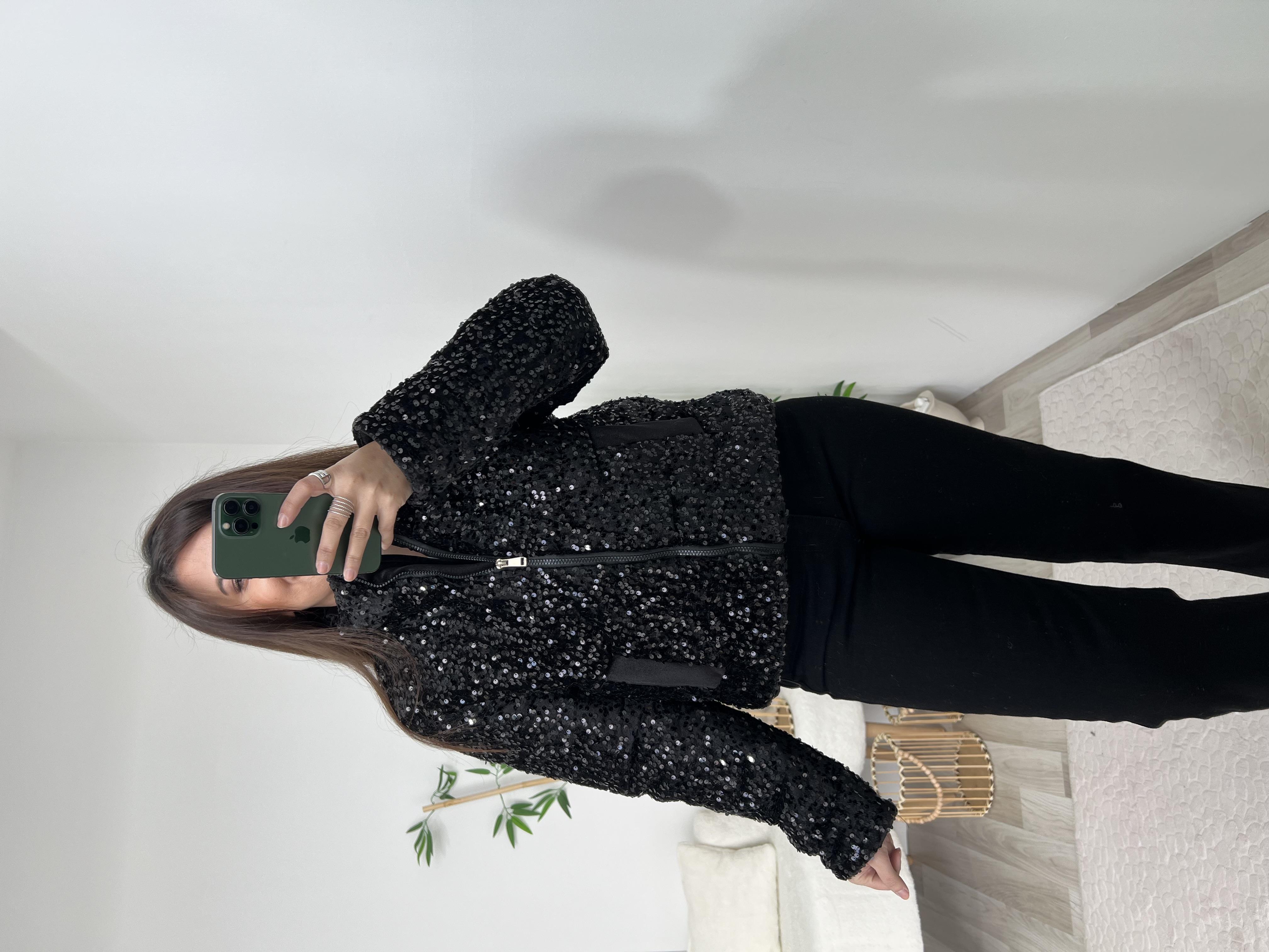 Siyah Payetli Şişme Mont