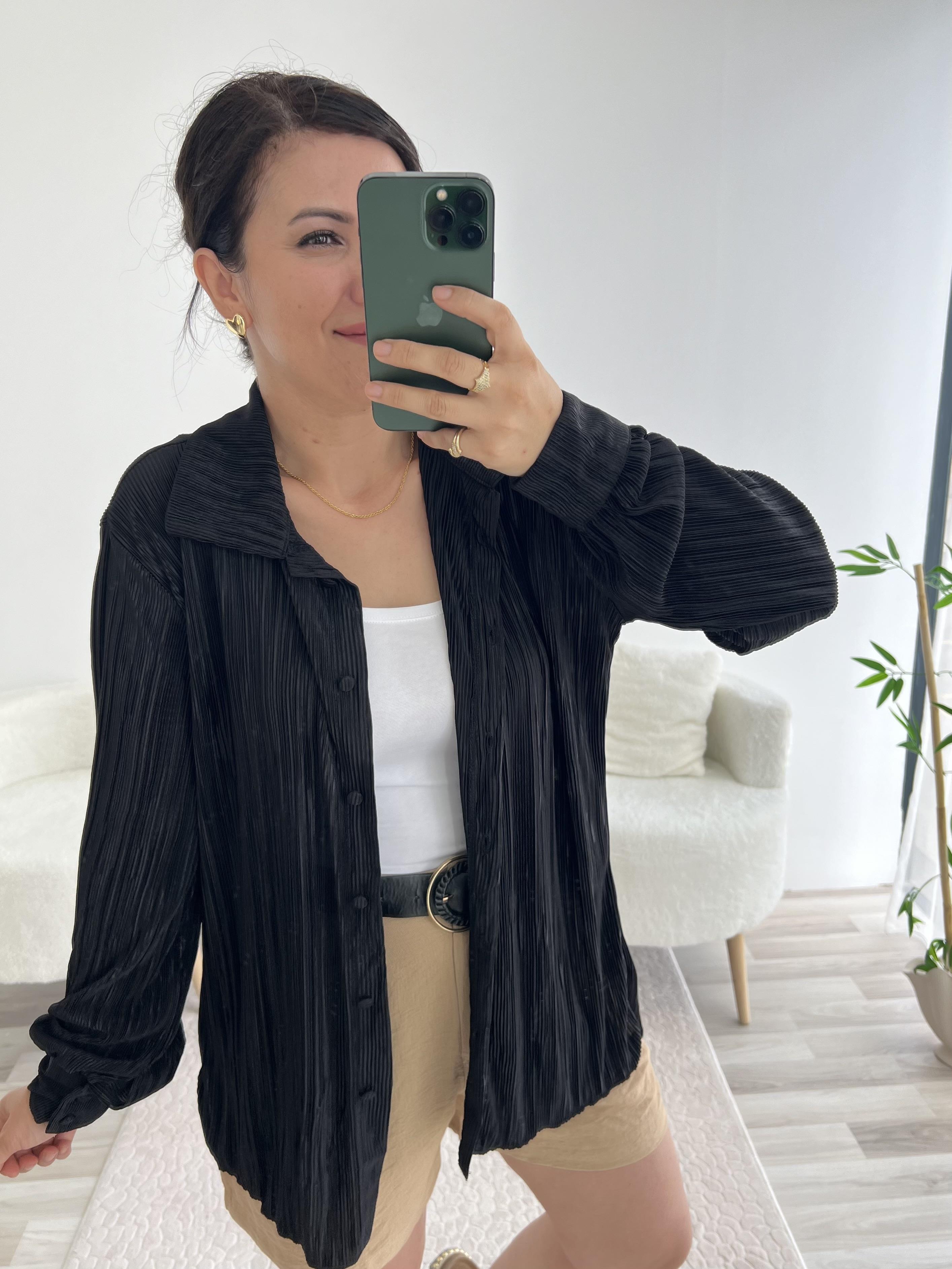 SİYAH PİLİSE GÖMLEK