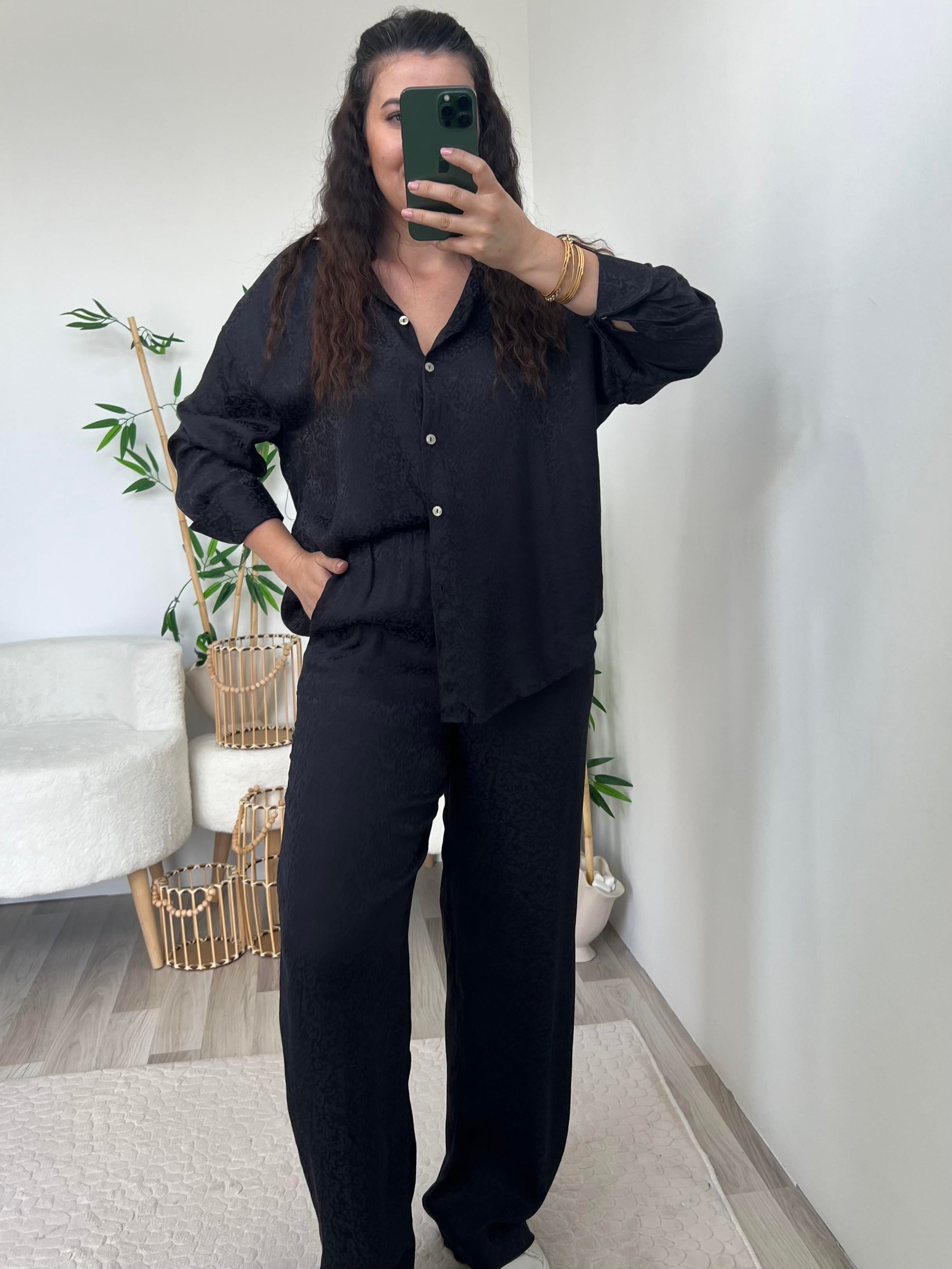 Siyah Saten Desenli Pantolon