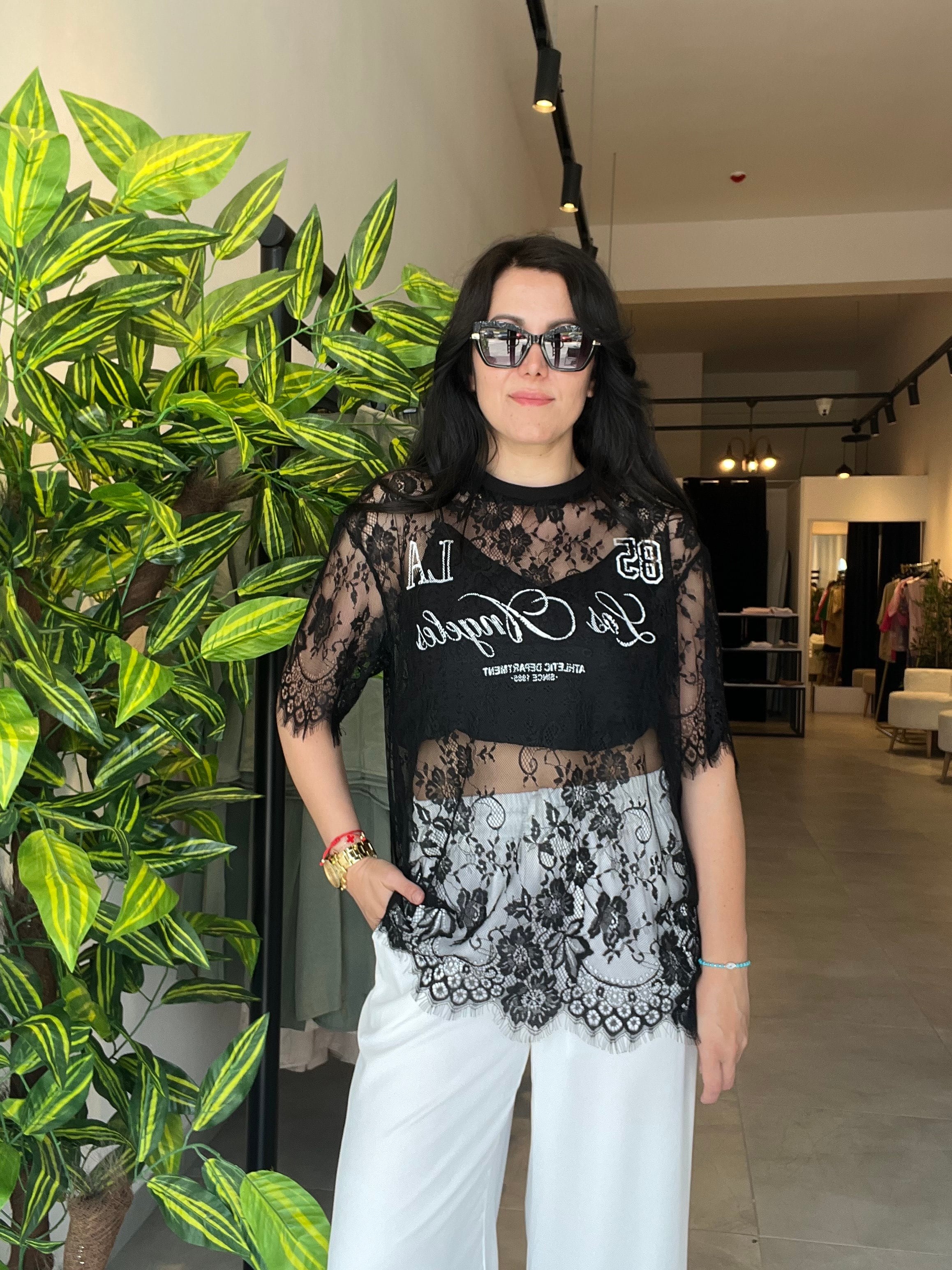 Siyah Tül Yazı Baskılı  Bluz