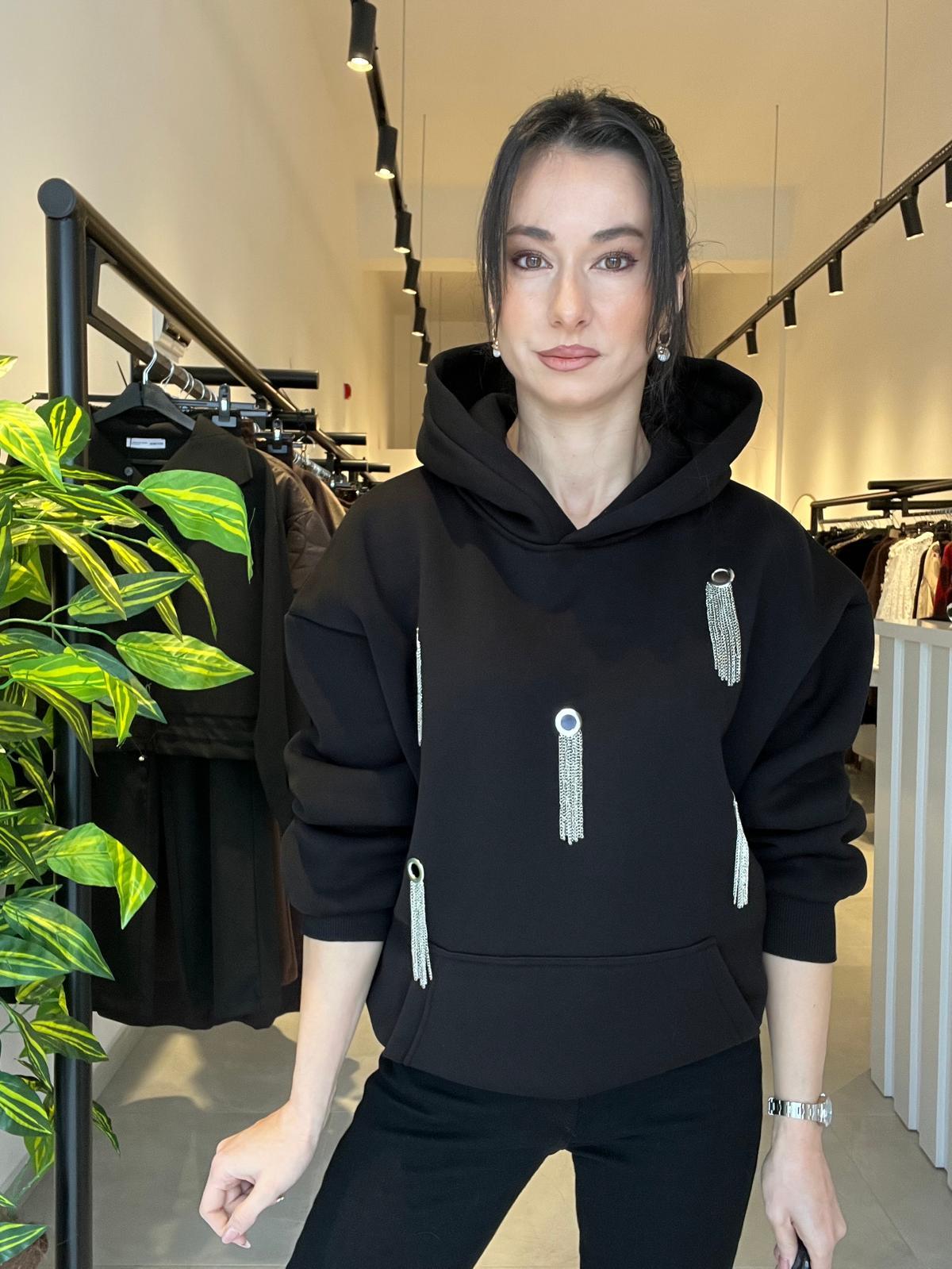 Siyah Zincir Detaylı Sweat