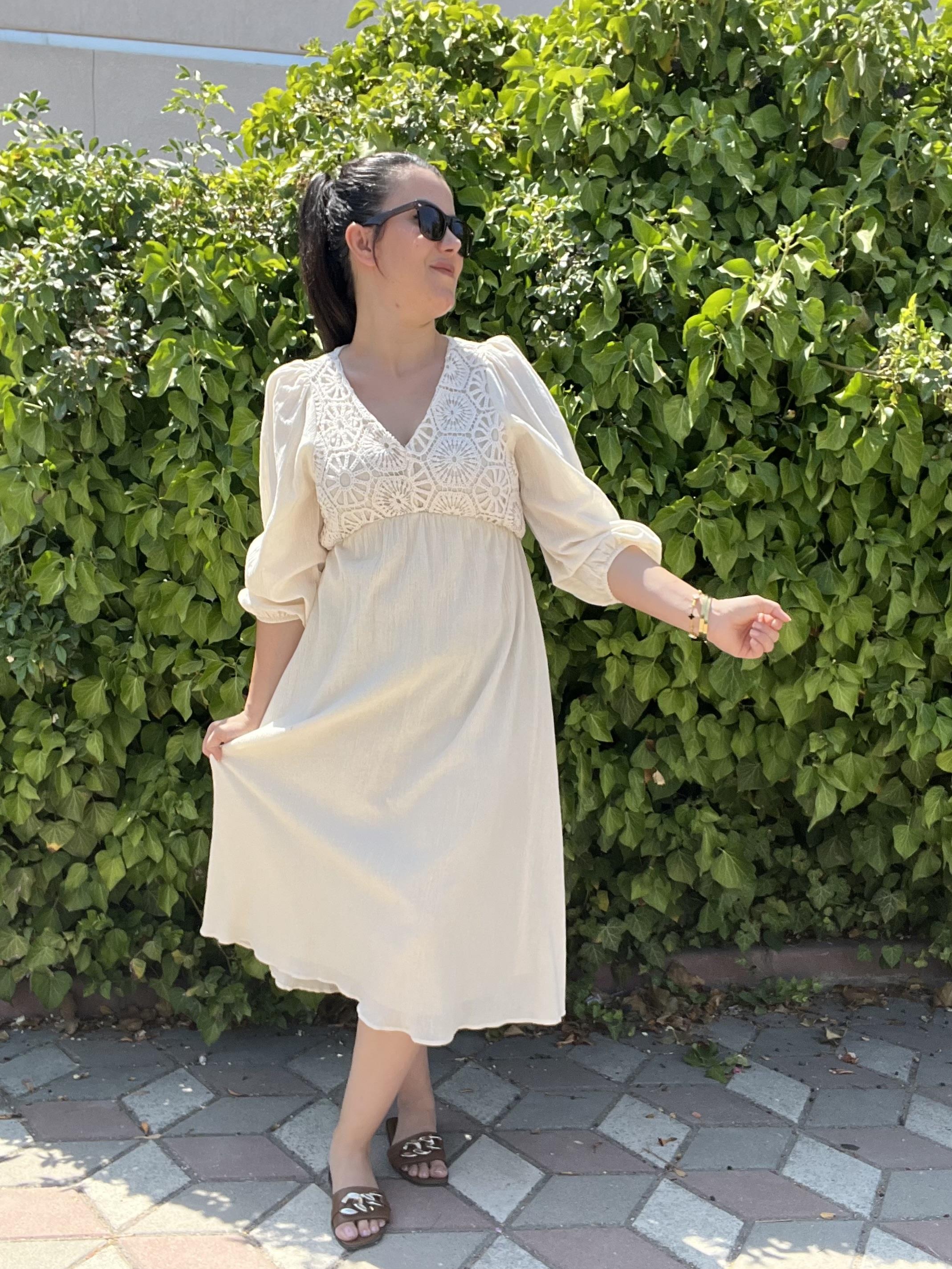 Taş Rengi Güpür Detaylı Keten Elbise