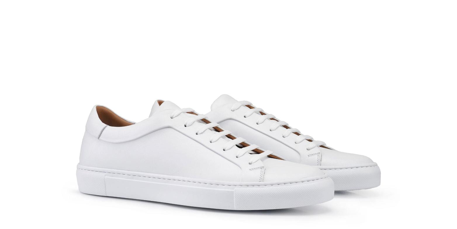 Sneaker Ayakkabı Popülerliği: Moda, Fonksiyon & Pop Kültürdeki Yeri