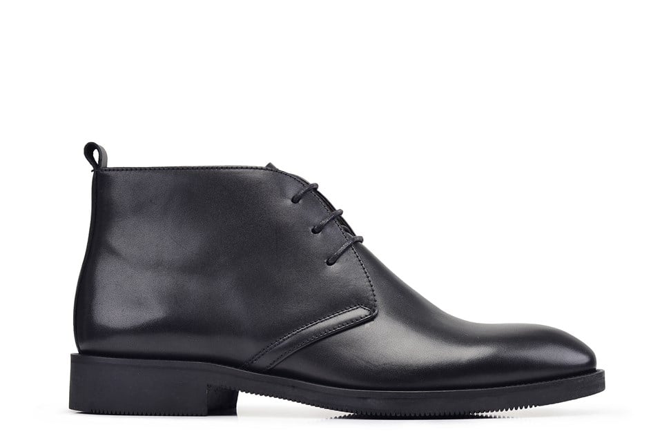 Siyah Bağcıklı Erkek Bot