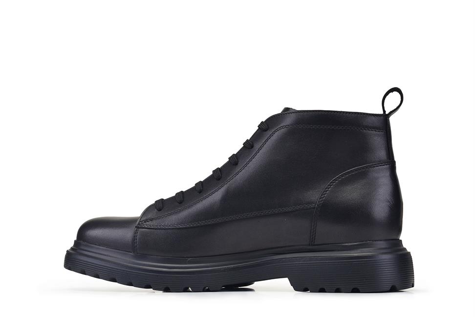 Siyah Bağcıklı Bot