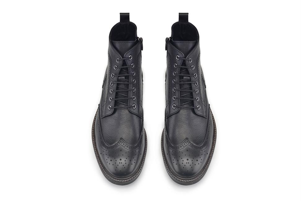 Siyah Bağcıklı Erkek Bot