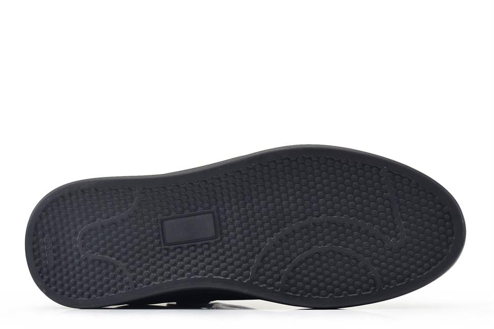 Siyah Bağcıksız Bot