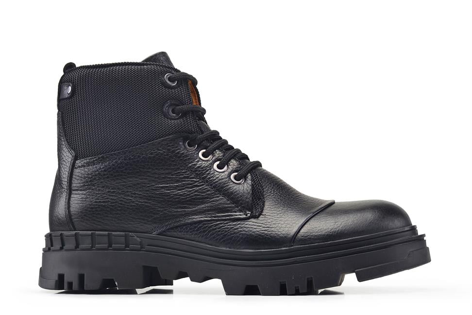 Siyah Bağcıklı Bot