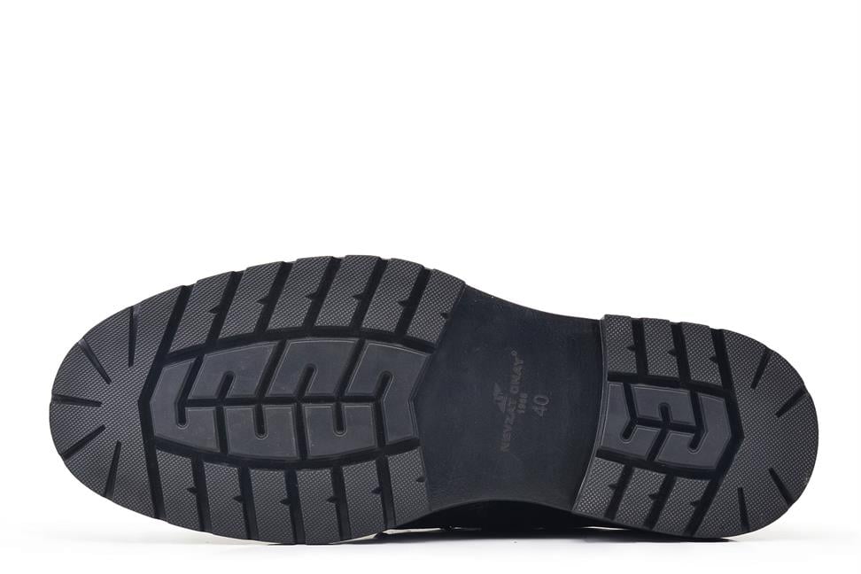 Siyah Bağcıklı Bot