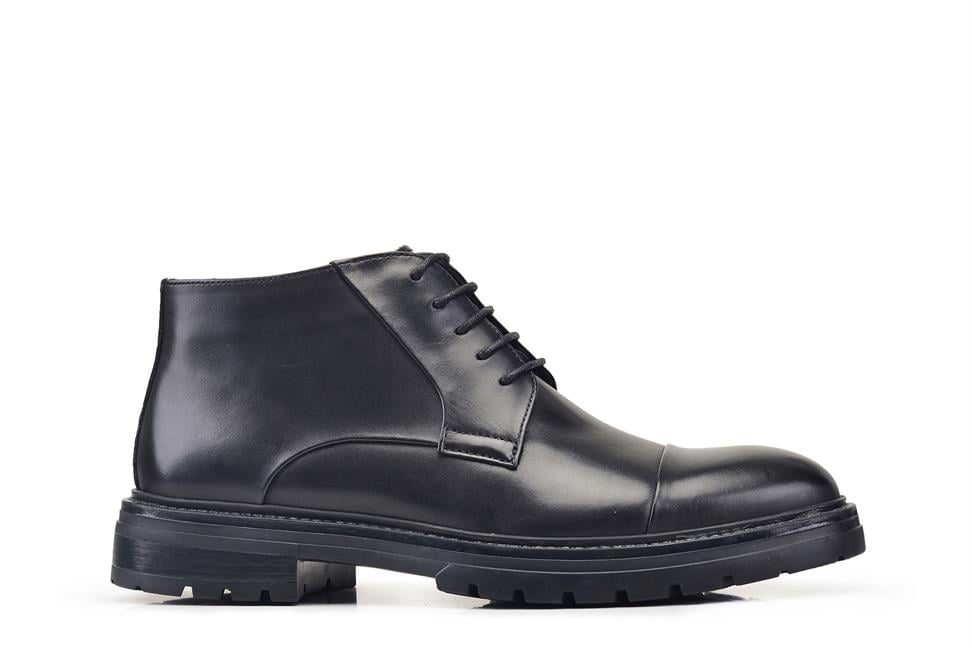 Siyah Bağcıklı Bot