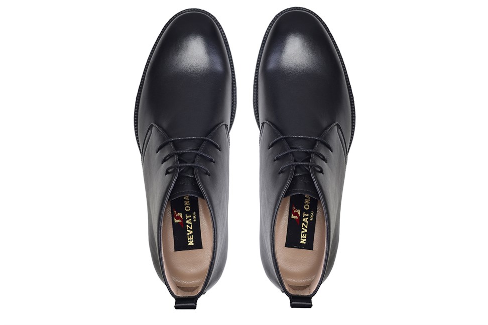 Siyah Günlük Bağcıklı Erkek Bot