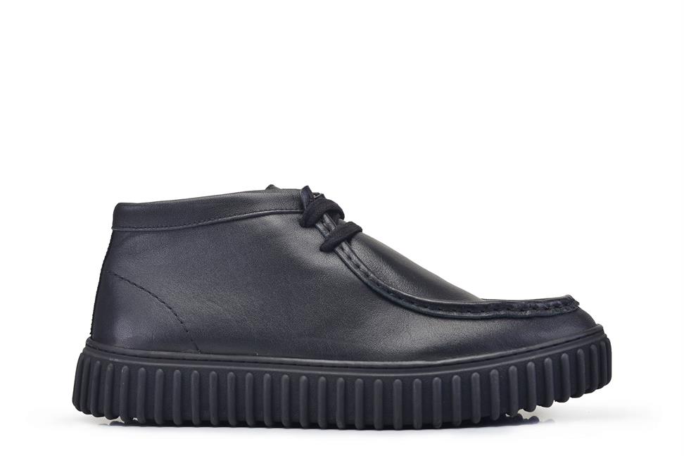 Siyah Bağcıklı Bot 