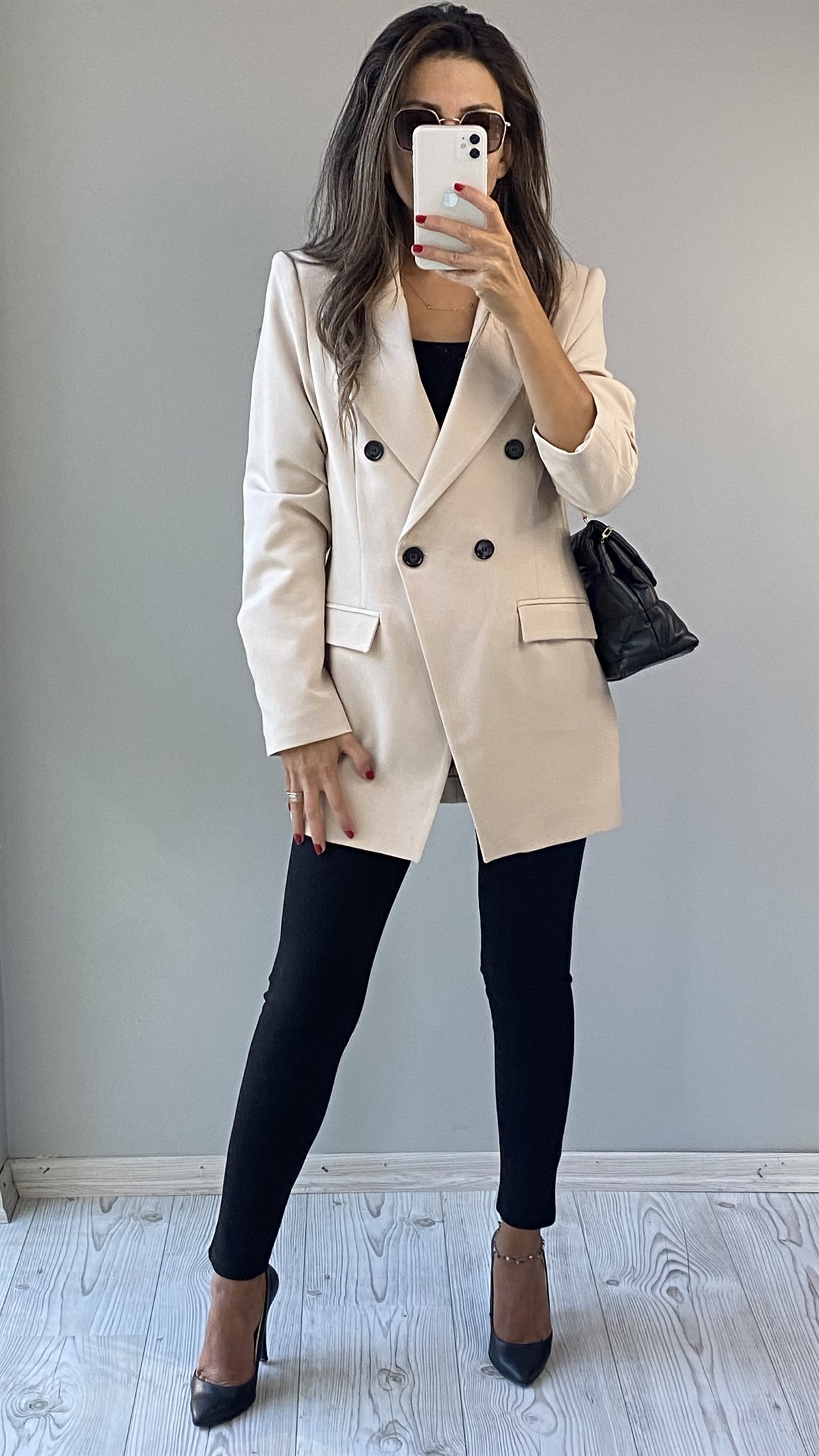 Bej Dört Düğmeli Blazer Ceket