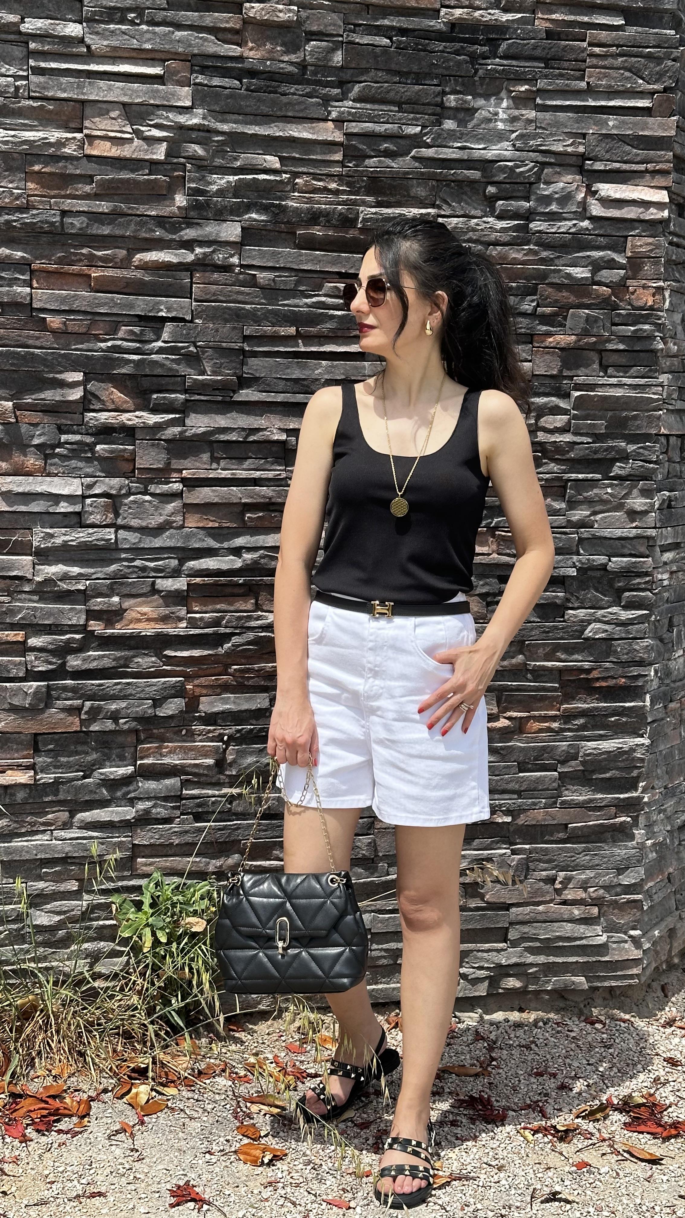 Beyaz İki Düğmeli Denim Şort