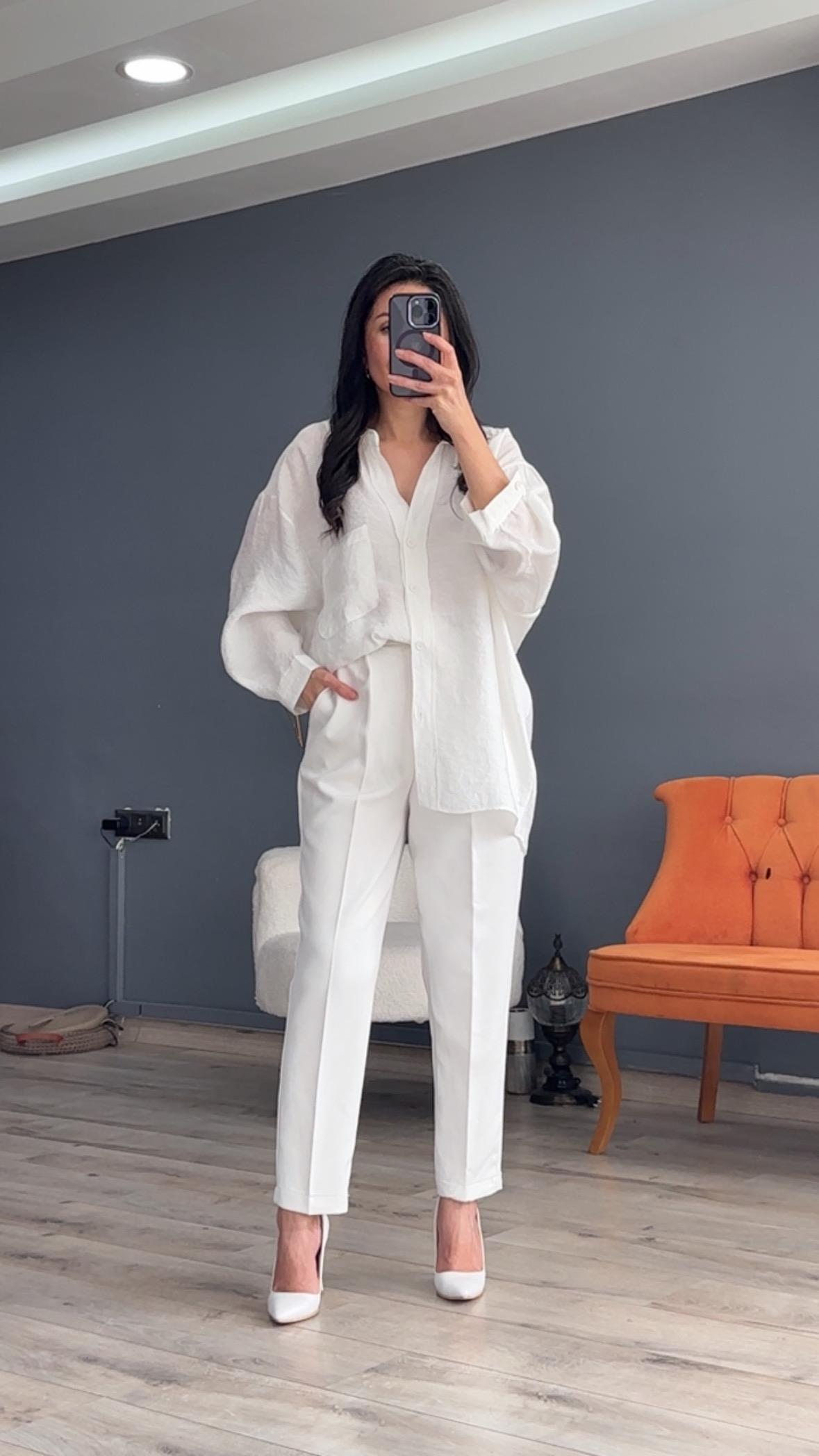 Beyaz Düşük Omuz Oversize Gömlek