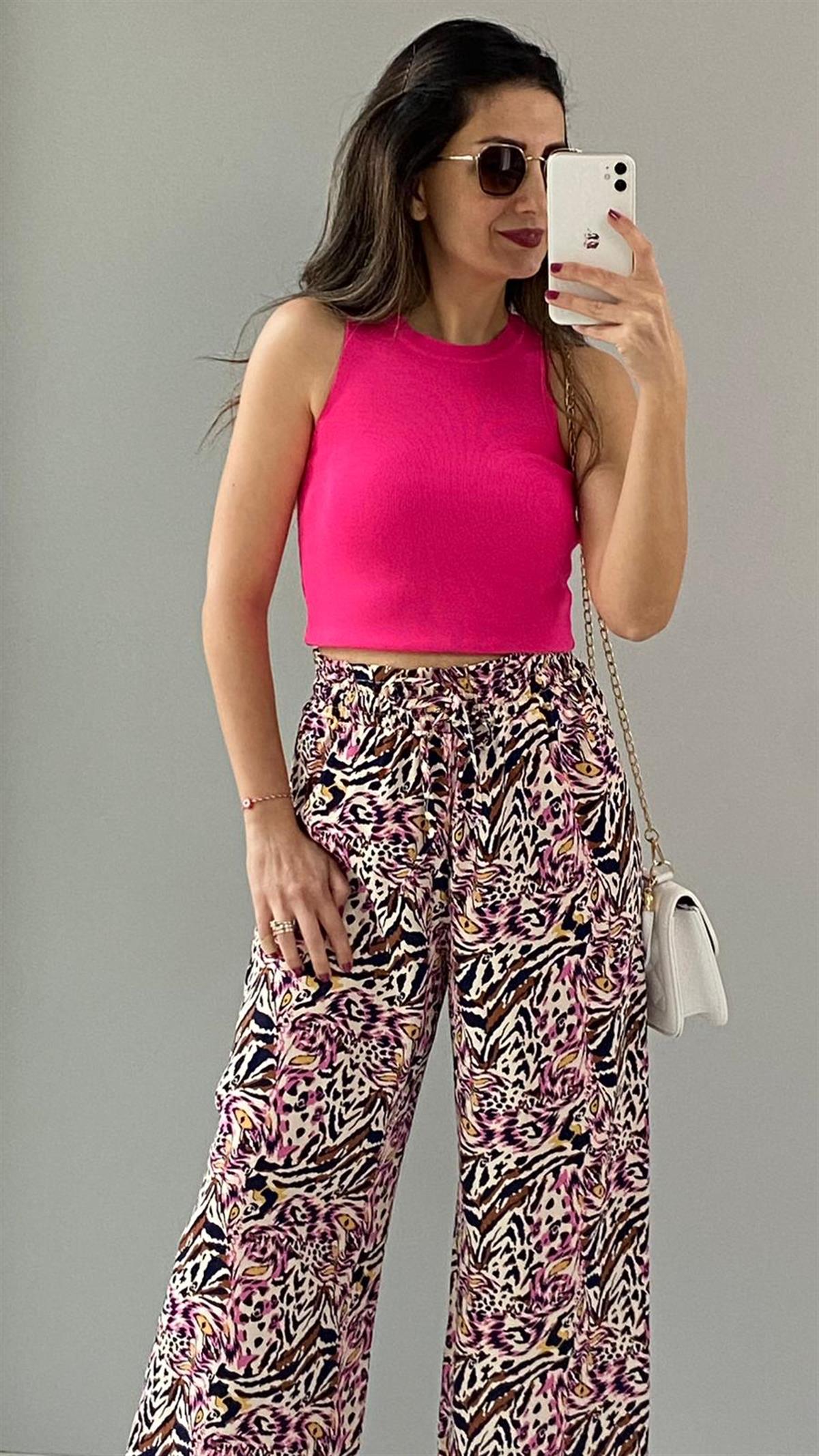 Pembe Desenli Bol Paça Saten Pantolon