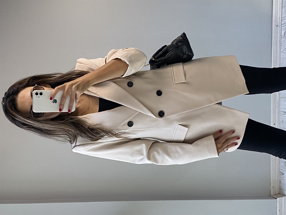 Bej Dört Düğmeli Blazer Ceket
