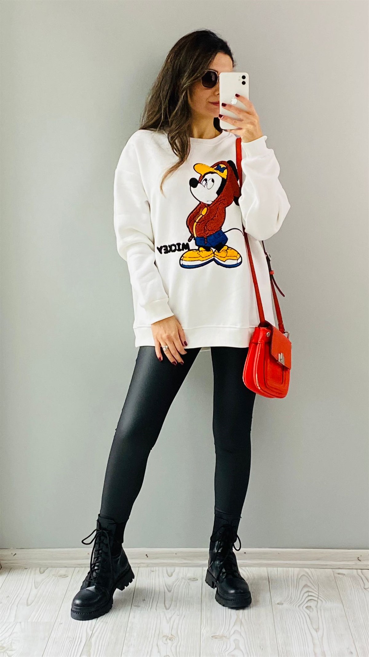Ekru Mickey Nakışlı Sweatshirt