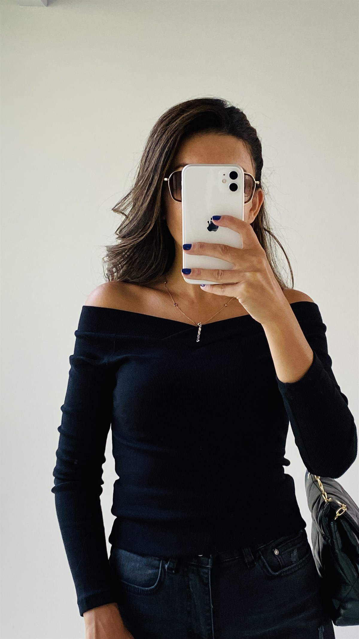 Siyah Kayık Yaka Bluz