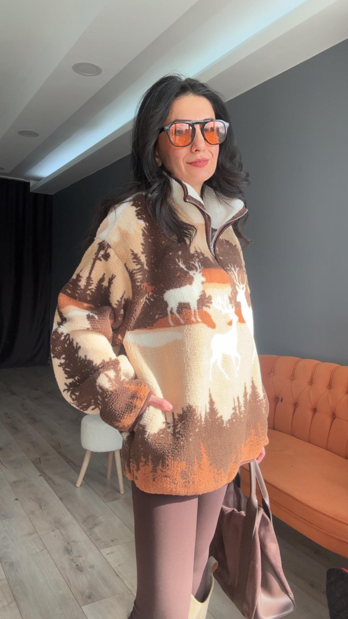 Kahverengi Geyik Desenli Fermuarlı Sweatshirt