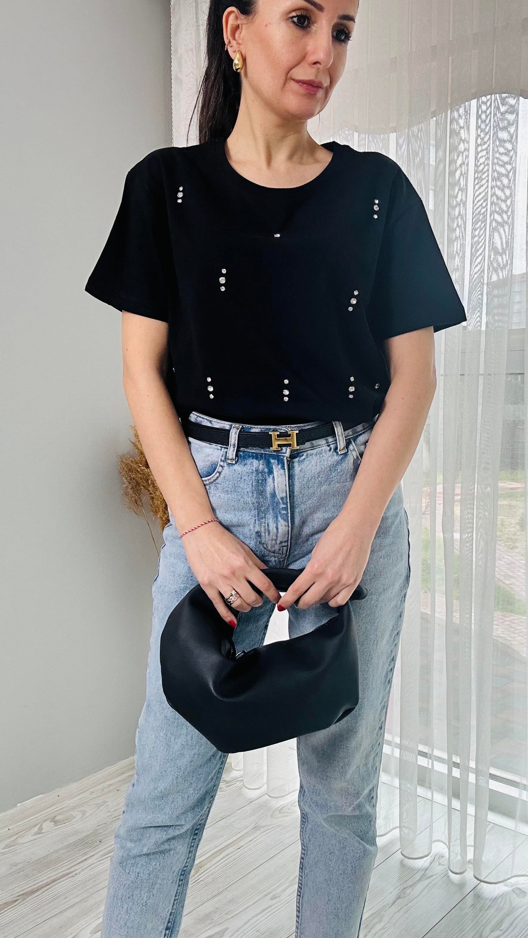 Siyah Taş Detaylı Bisiklet Yaka T-shirt
