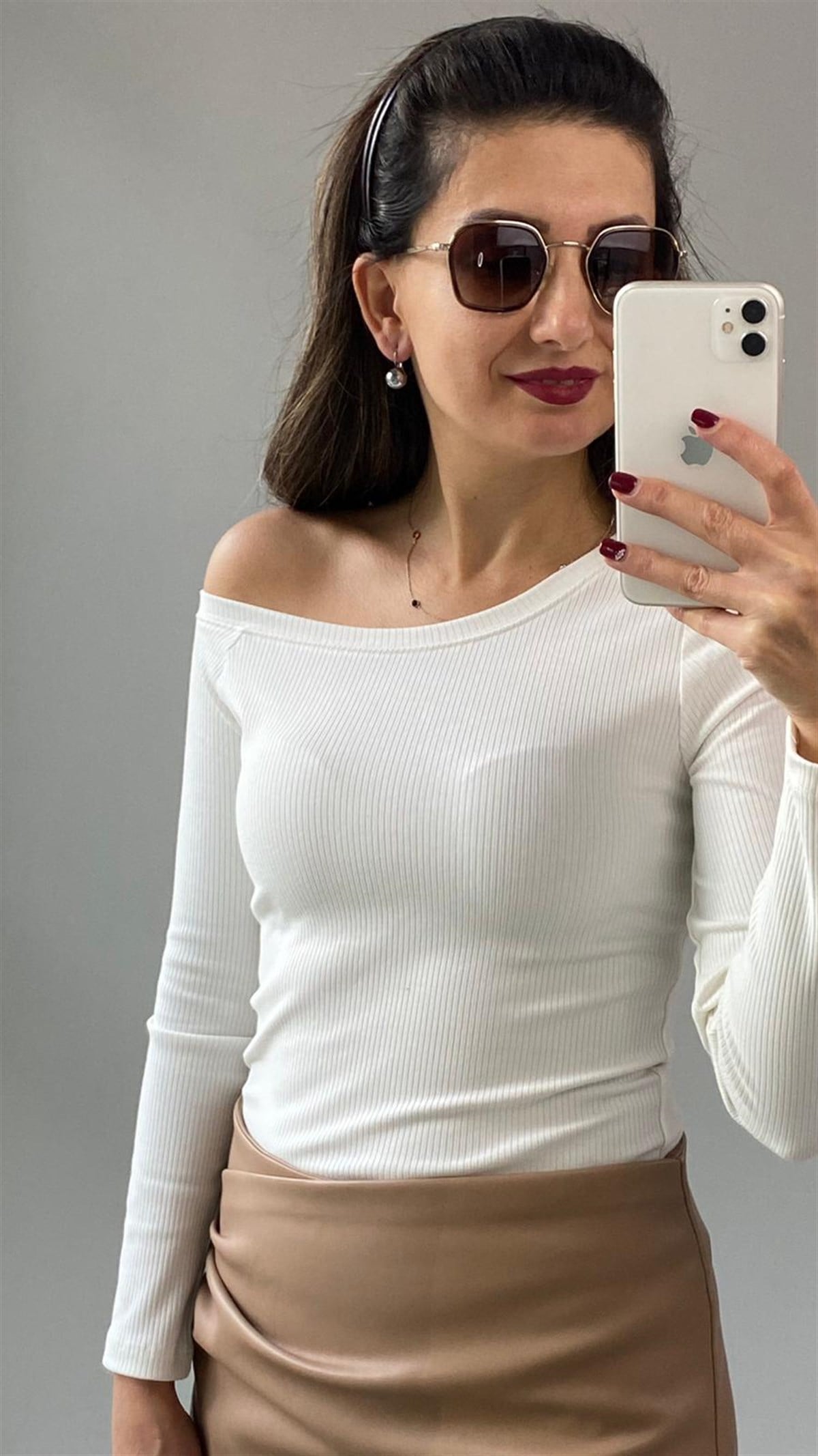 Ekru Geniş Yaka Bluz