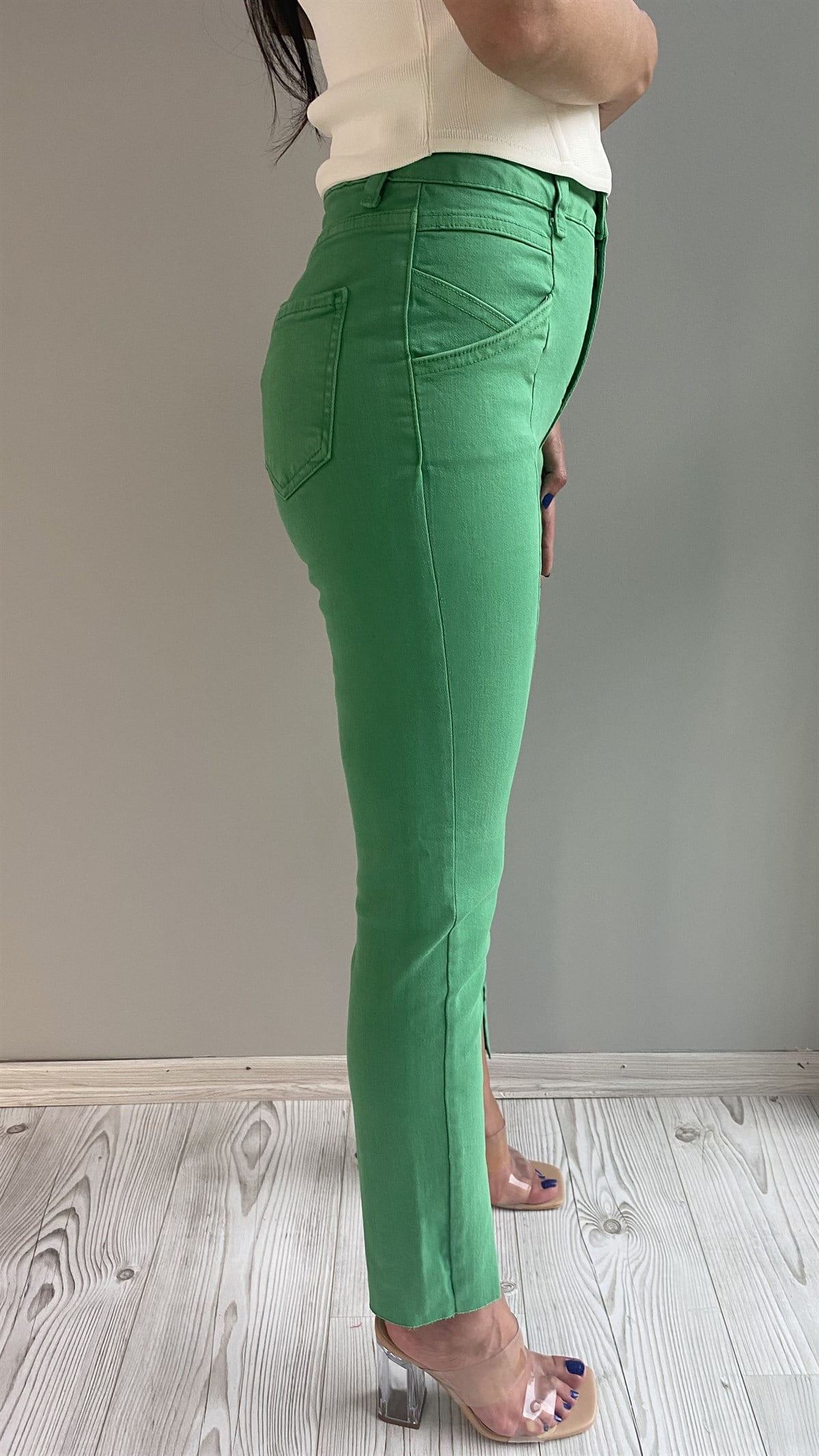 Çimen Yeşil Gabardin Yırtmaçlı Pantolon