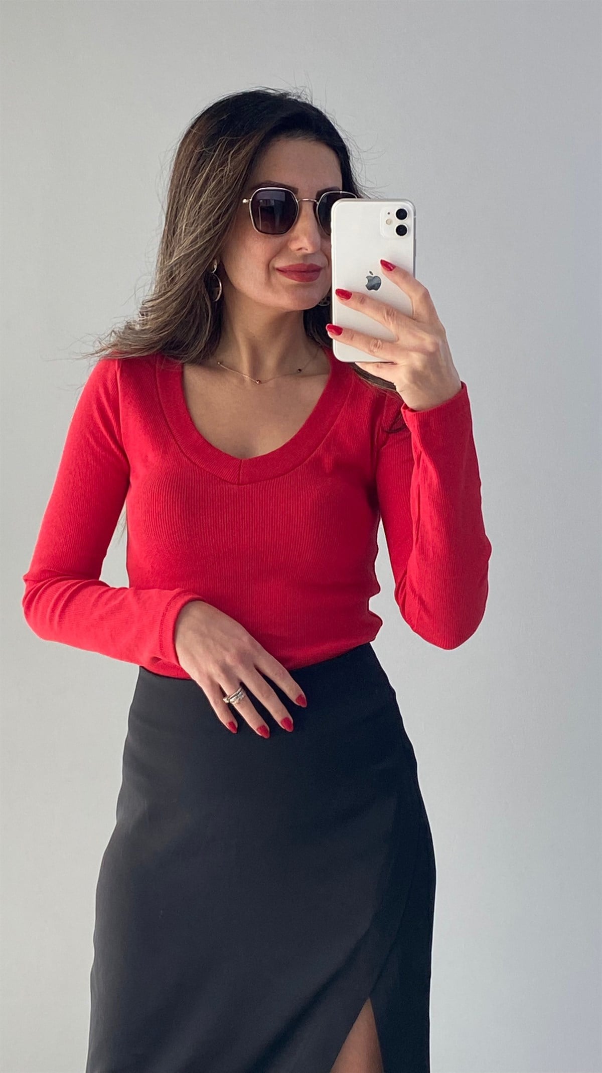 Kırmızı Kaşkorse V Yaka Bluz