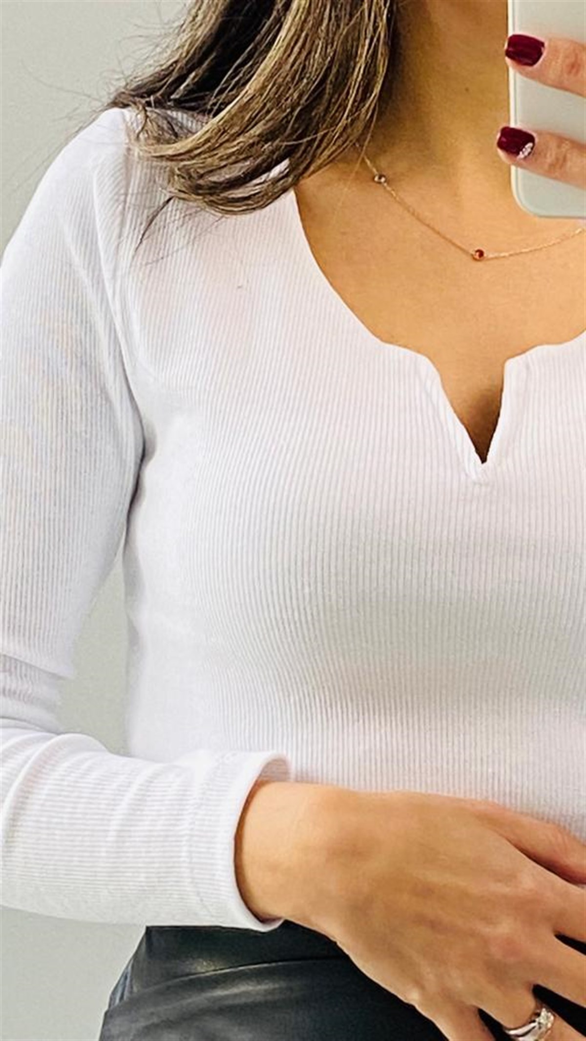 Beyaz V Detaylı Kaşkorse Bluz