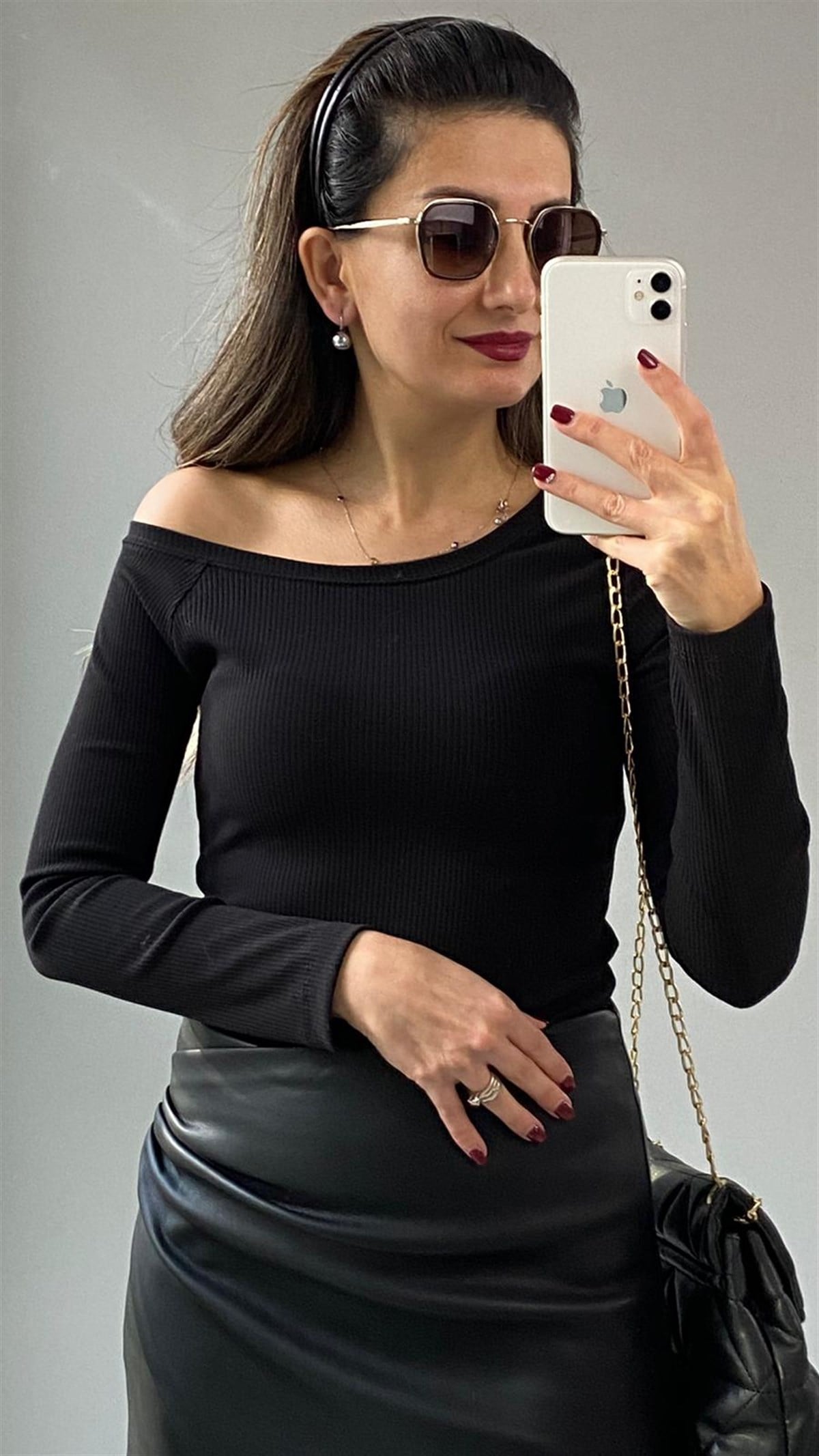 Siyah Geniş Yaka Bluz