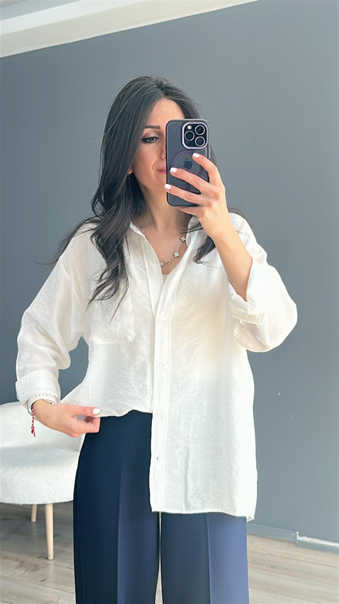 Beyaz Cepli Oversize Gömlek