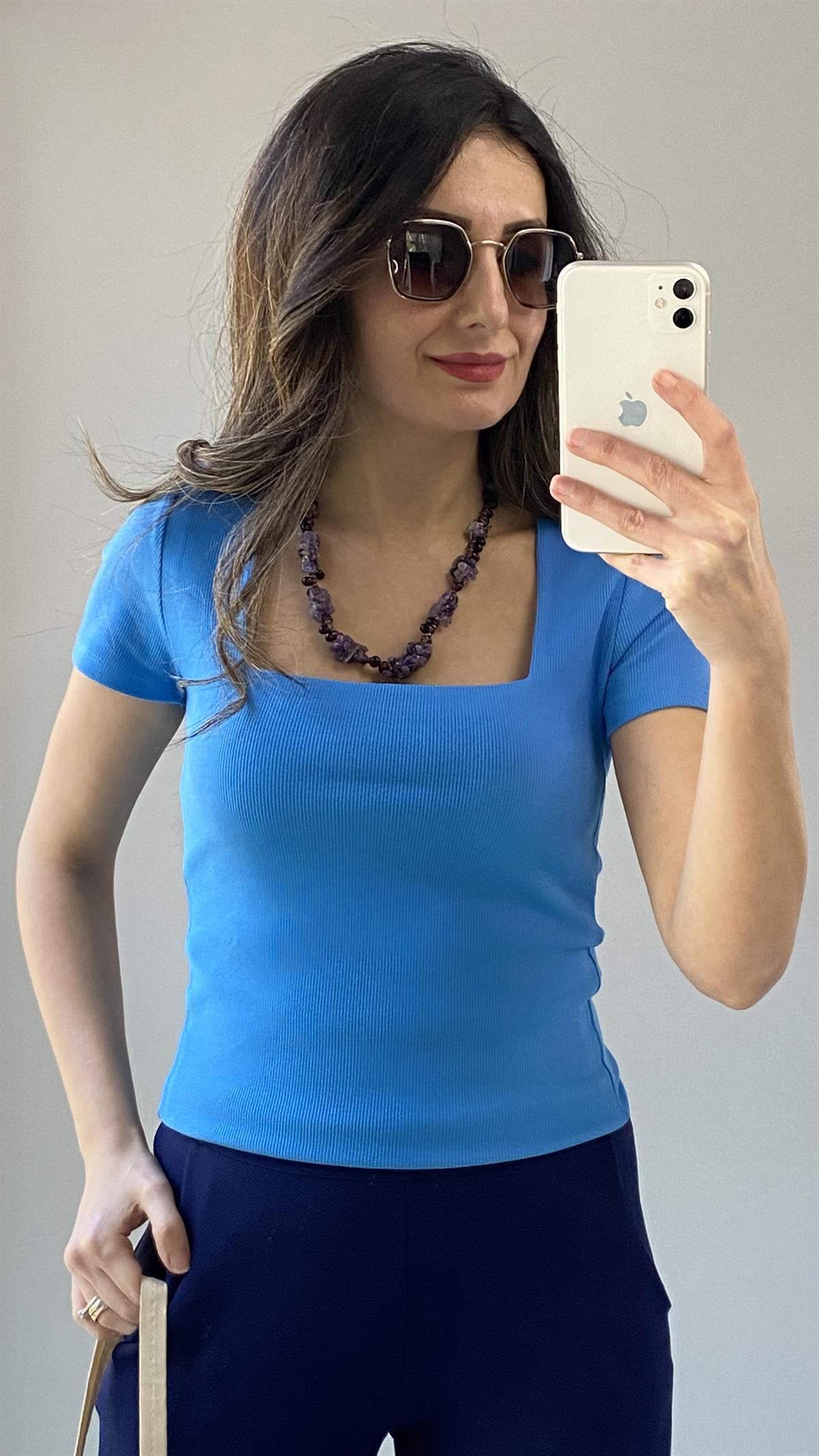 Mavi Kare Yaka Çift Kat Kısa Kollu Kaşkorse Bluz