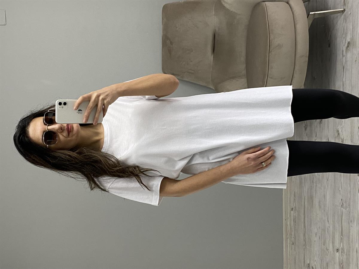 Beyaz Bisiklet Yaka Yanları Yırtmaçlı Uzun Basic T-shirt