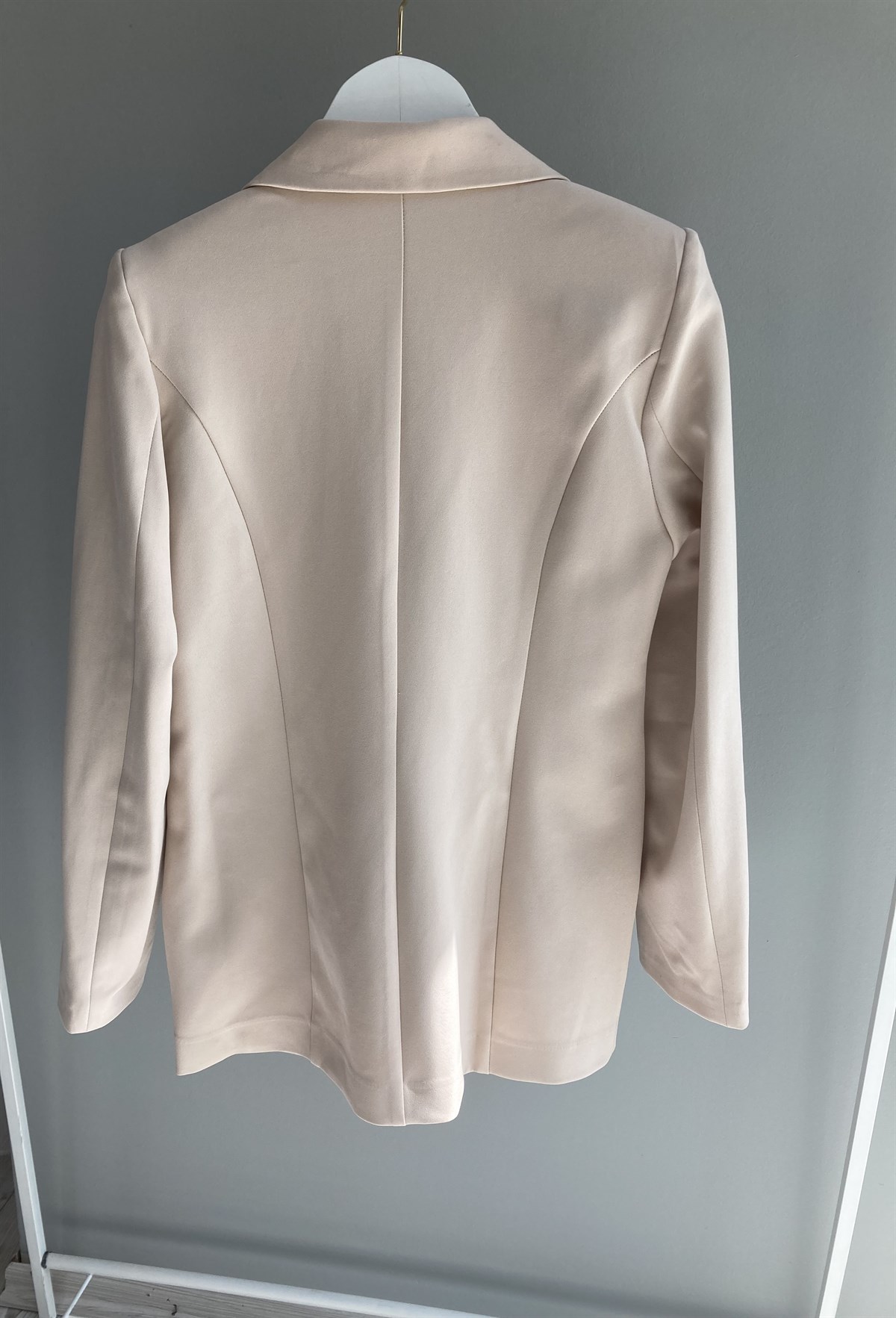 Bej Dört Düğmeli Blazer Ceket