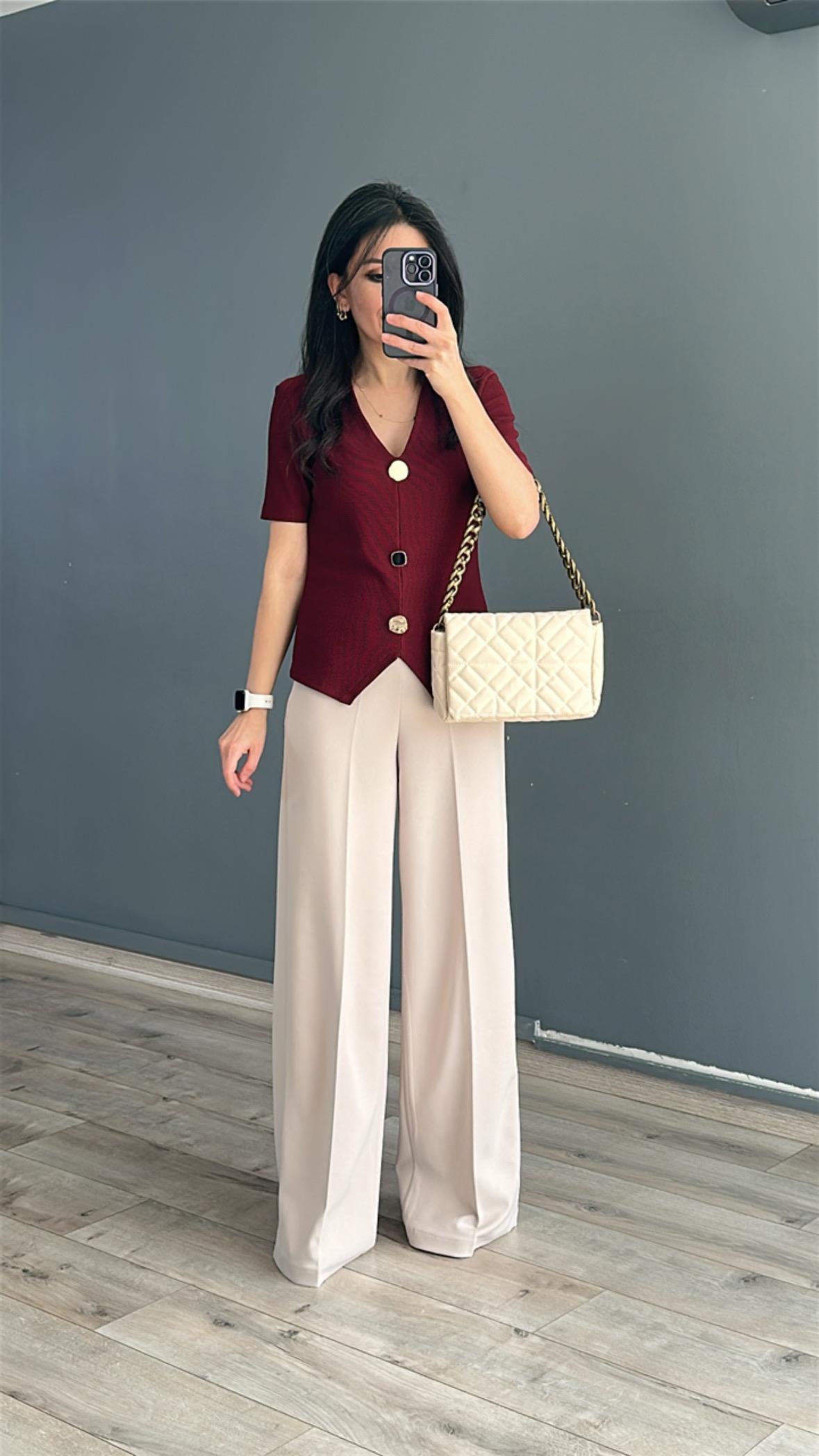 Bordo Farklı Düğme Detaylı Bluz