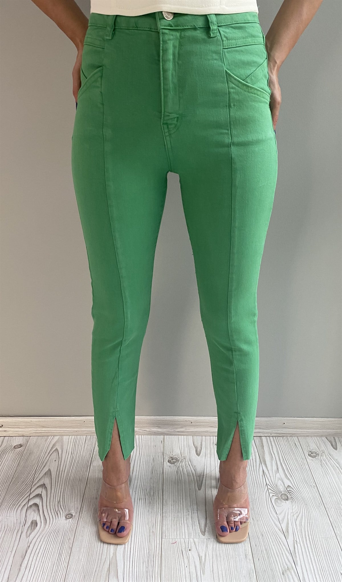 Çimen Yeşil Gabardin Yırtmaçlı Pantolon