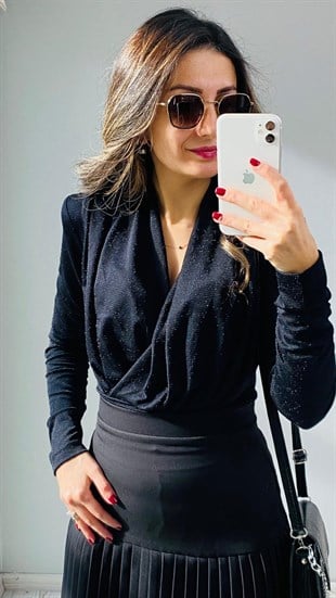 Siyah Vatkalı Simli Bluz