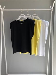 Siyah Vatkalı Bisiklet Yaka Basic T-Shirt